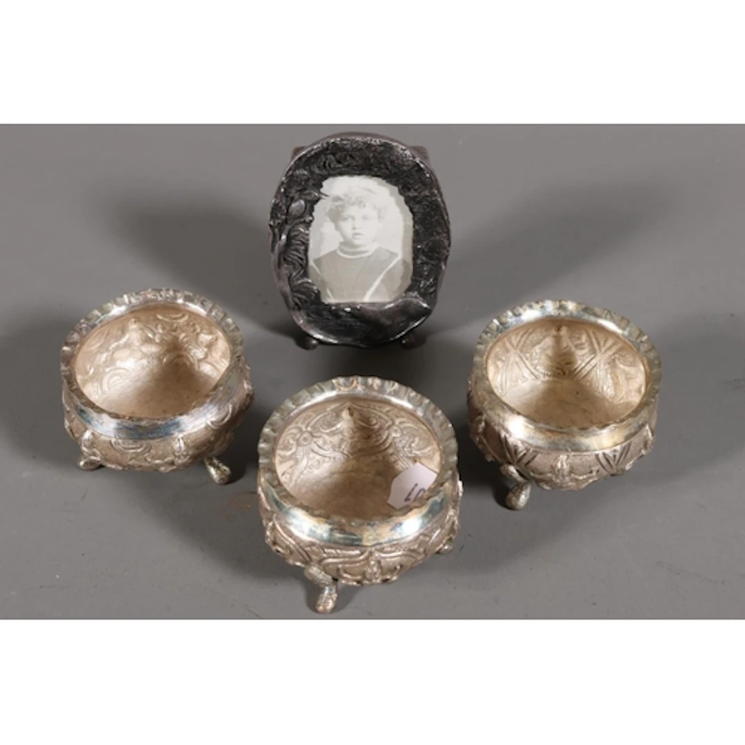 Set of three white metal table salts, possibly Indian, 82g g...