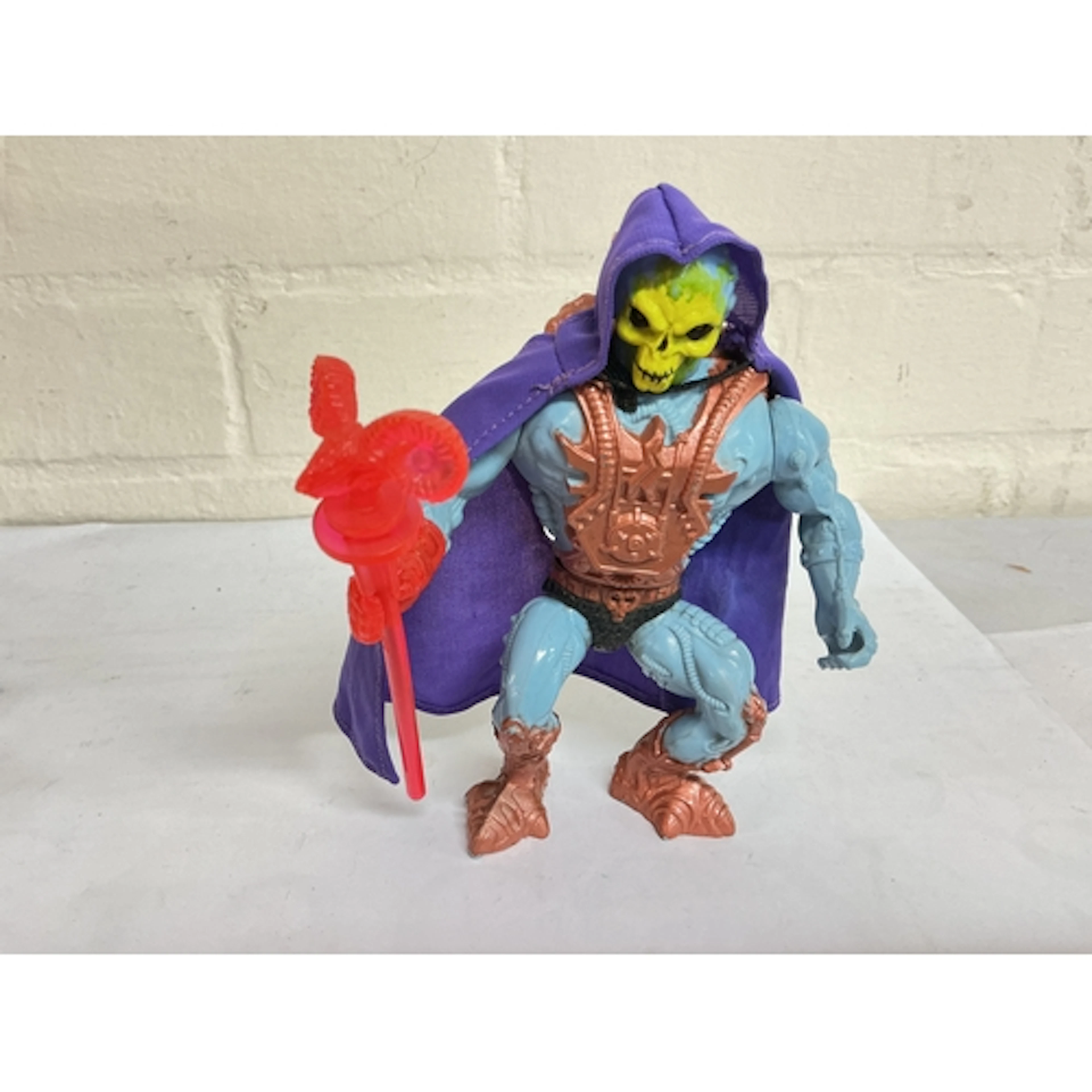 A Vintage Masters Of The Universe Laser-Light Skeletor Actio...