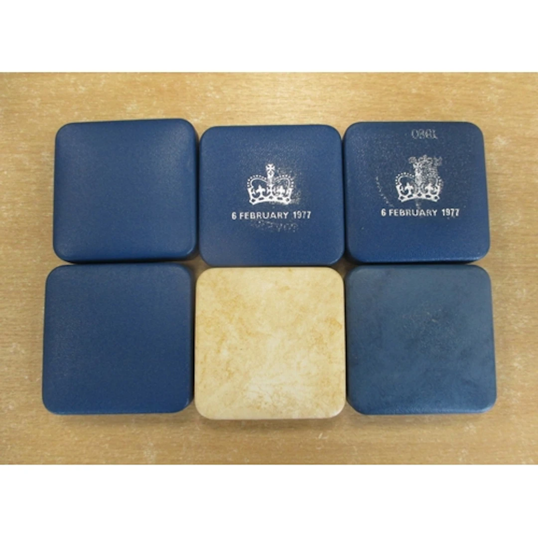 Collection of cased silver proof crowns FDC includes 1977 (2...