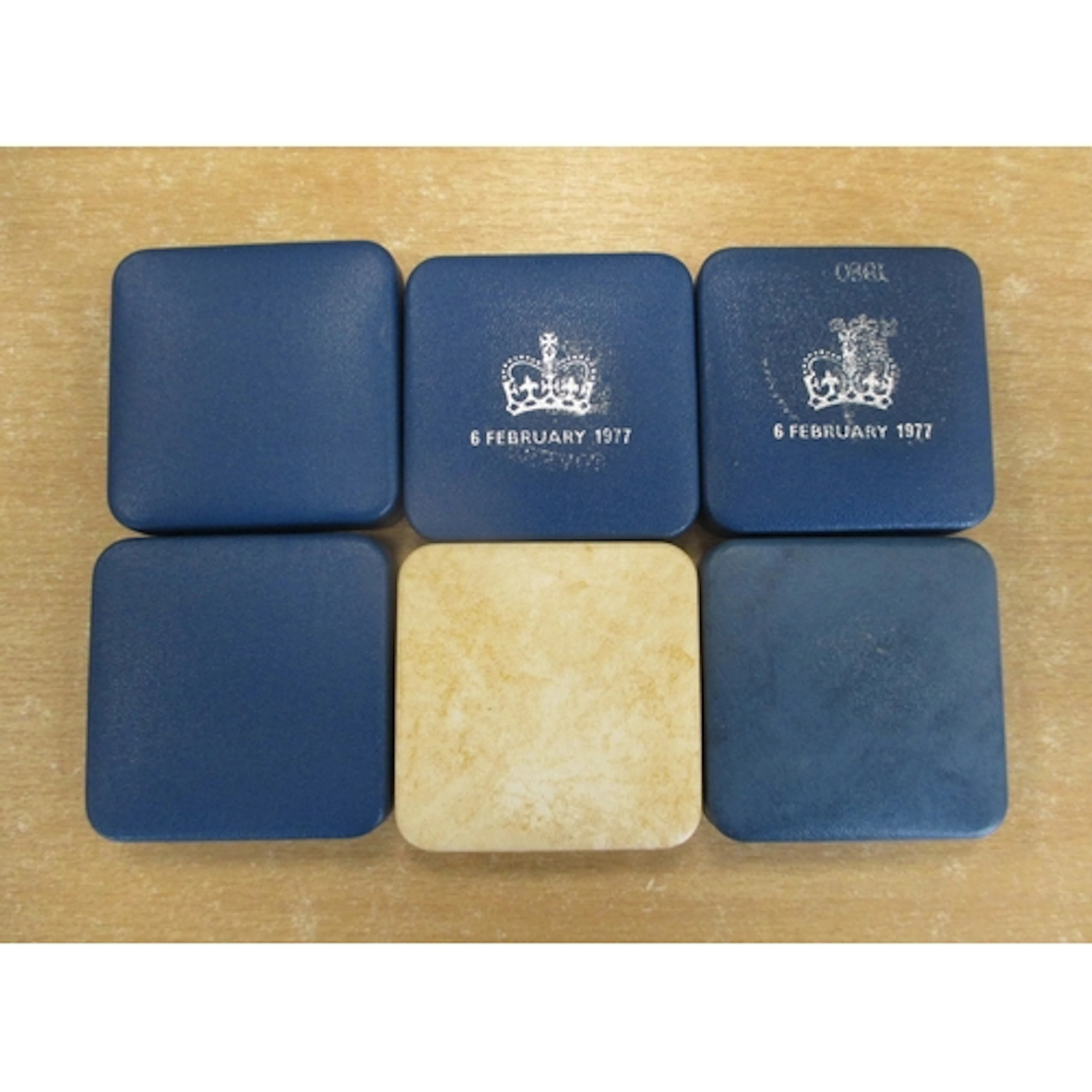 Collection of cased silver proof crowns FDC includes 1977 (2...