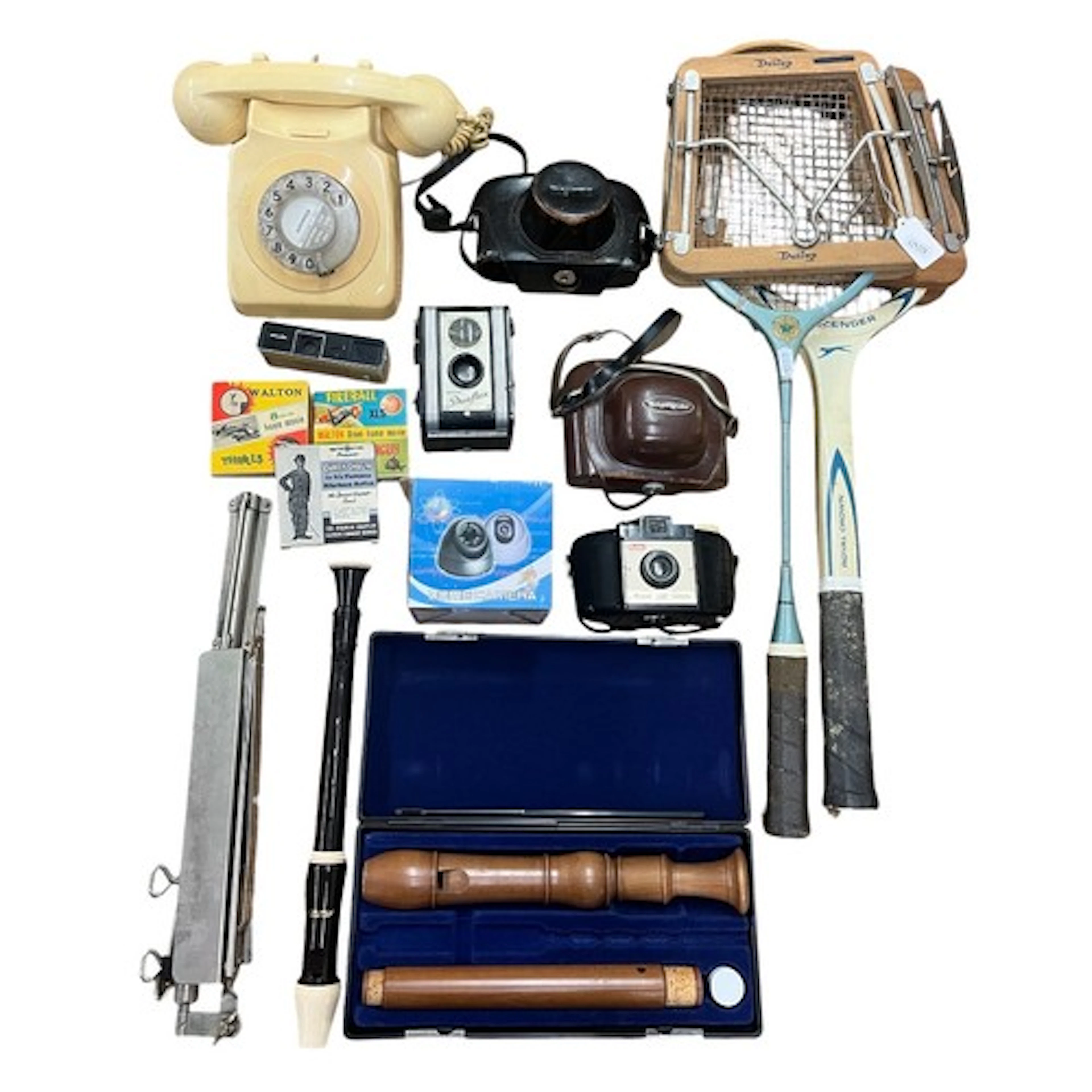Collection of vintage cameras to include Kodak, etc, with vi...