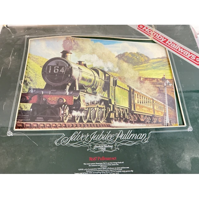 A Boxed Hornby 00 Gauge Silver Jubliee Pullman. No Reserve.
