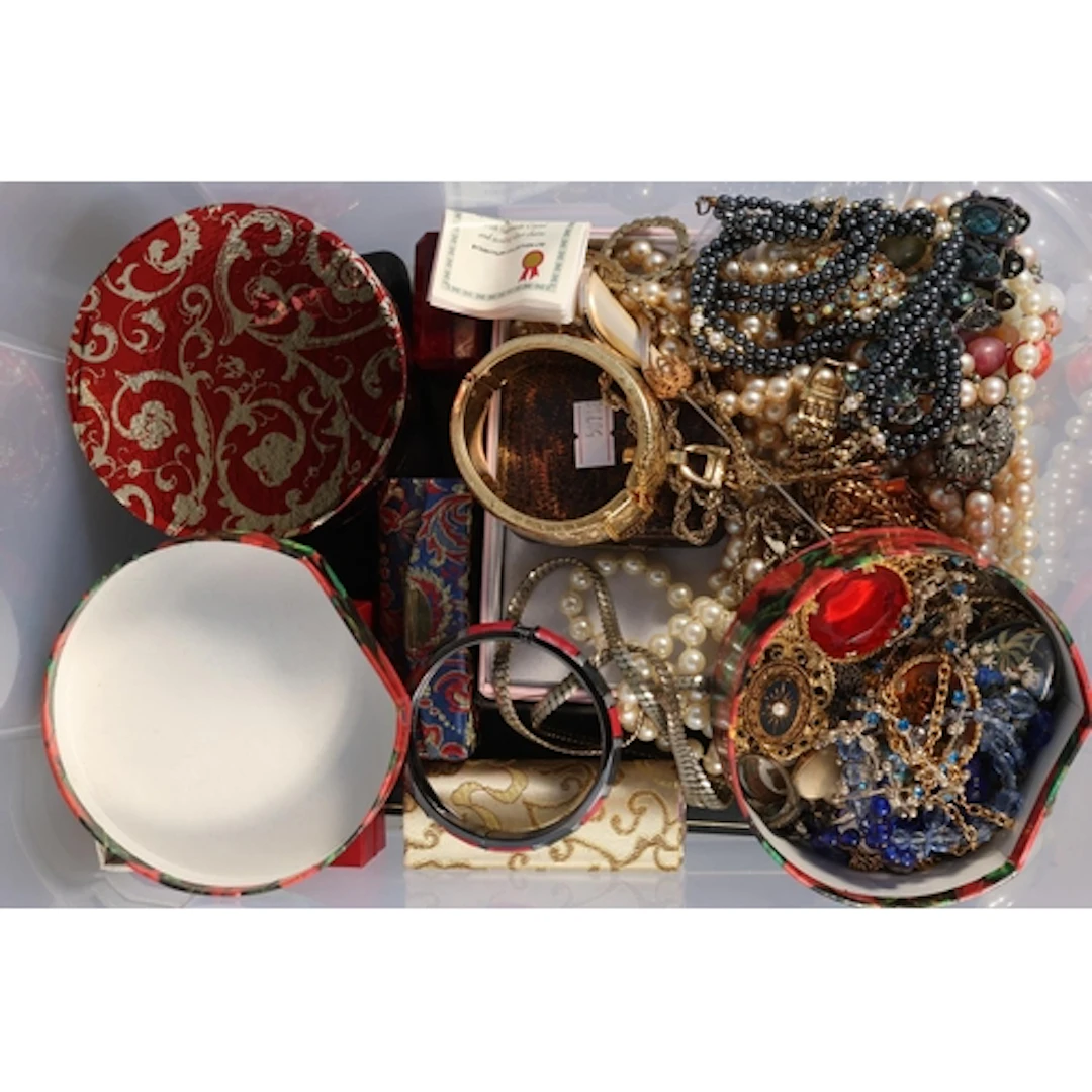 Costume jewellery to include silver St Christopher pendant, ...