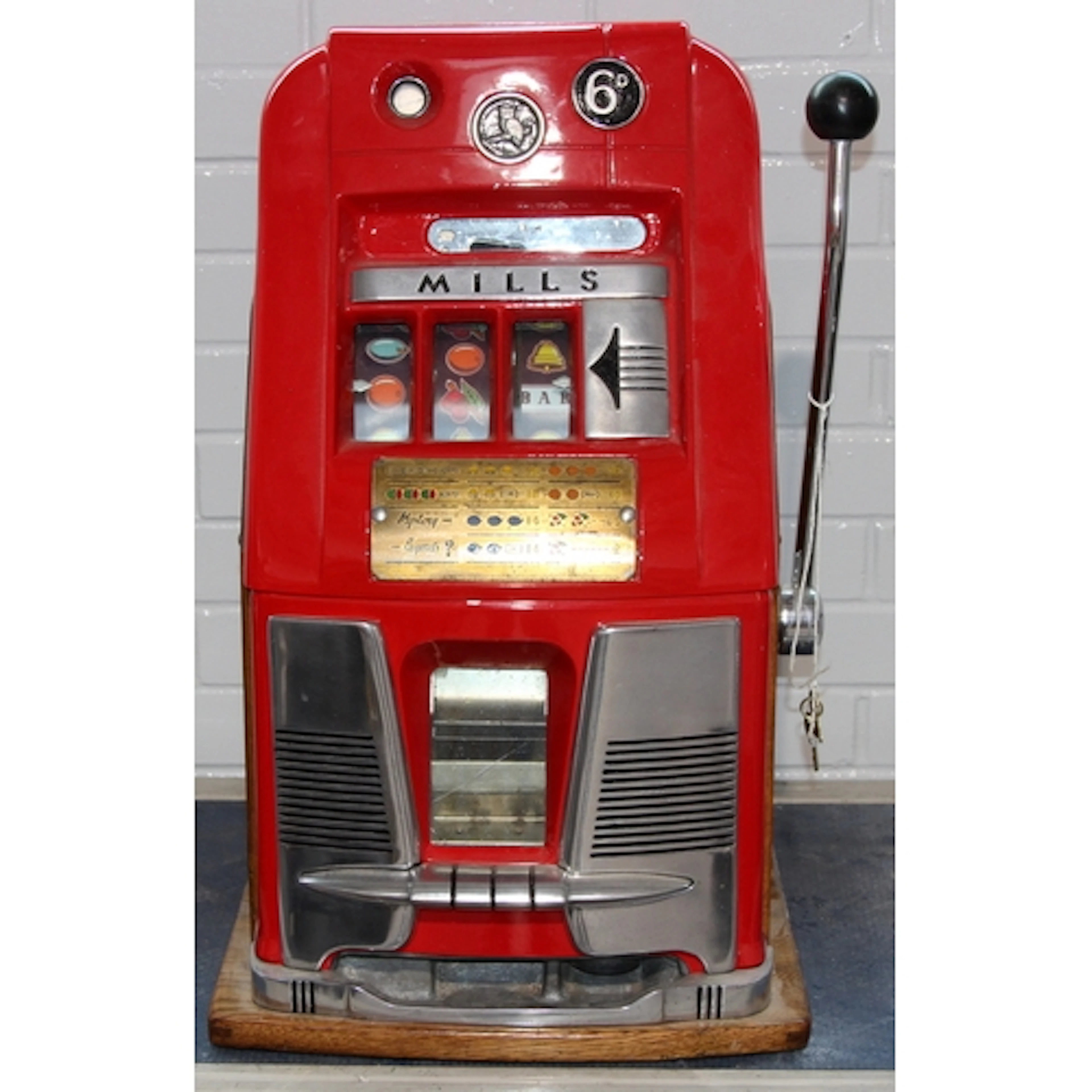 Vintage 1950's Mills Hi-Top One Armed Bandit slot machine, 6...