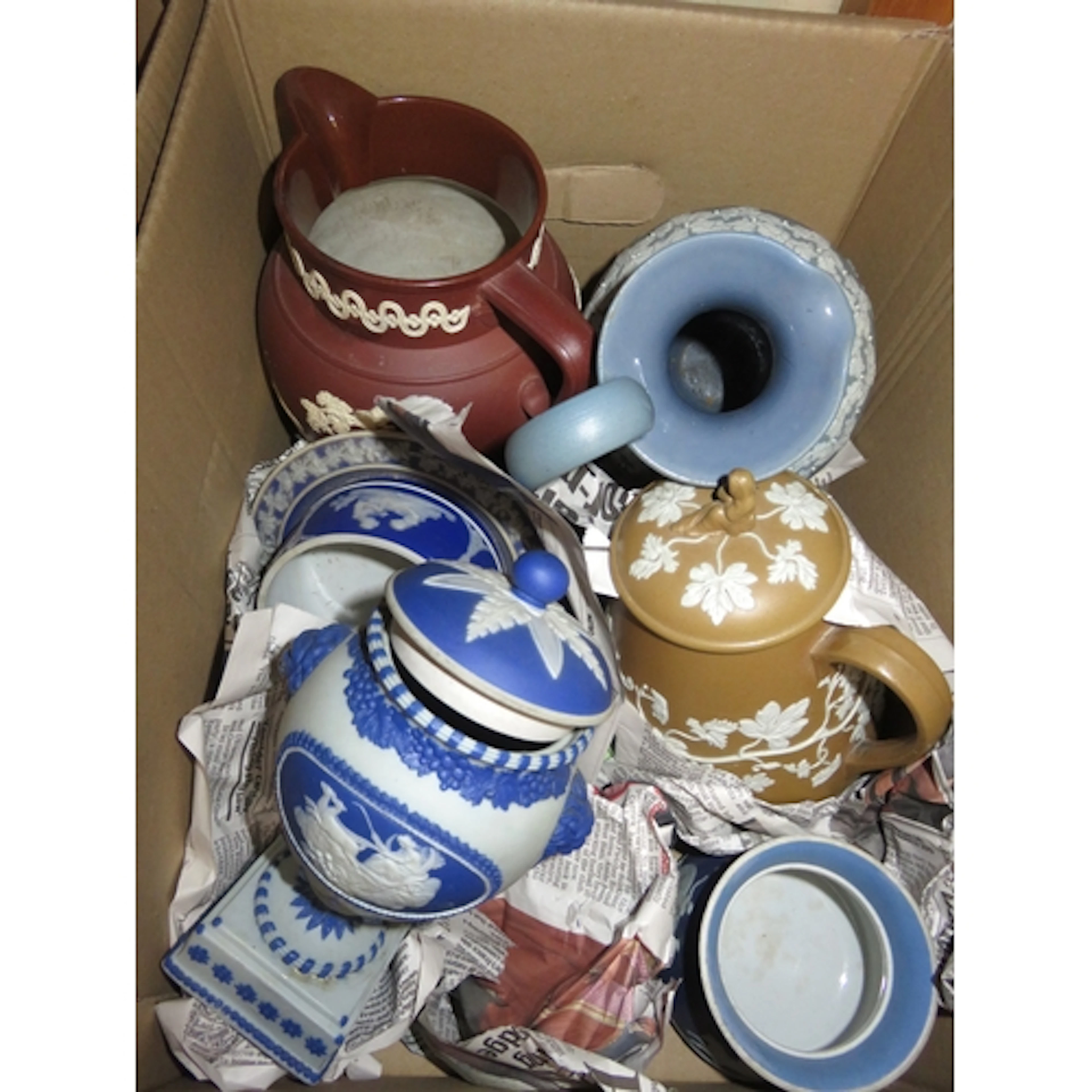 Quantity of various Jasperware items