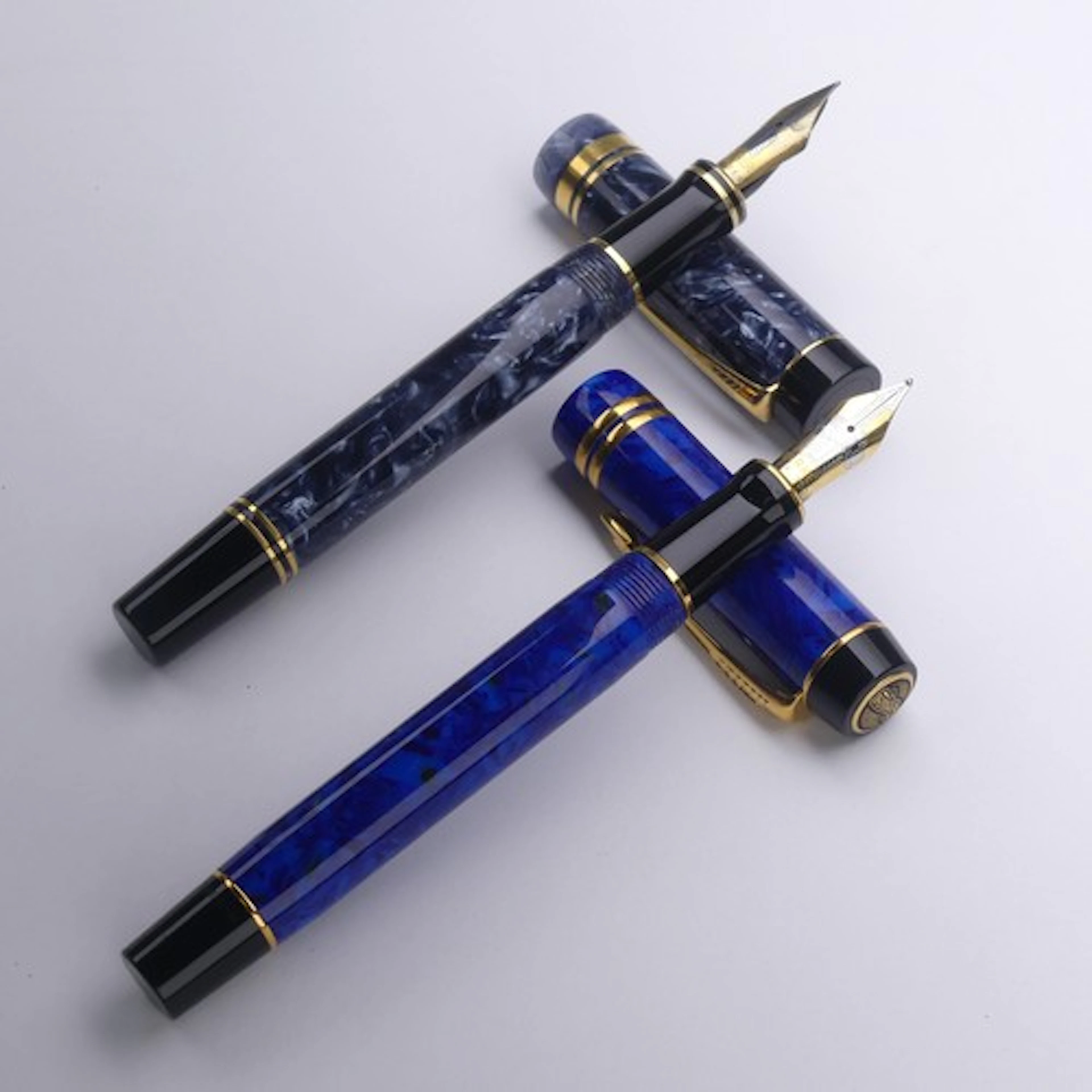 A Parker Duofold Centennial Fountain Pen, in lapis lazuli bl...