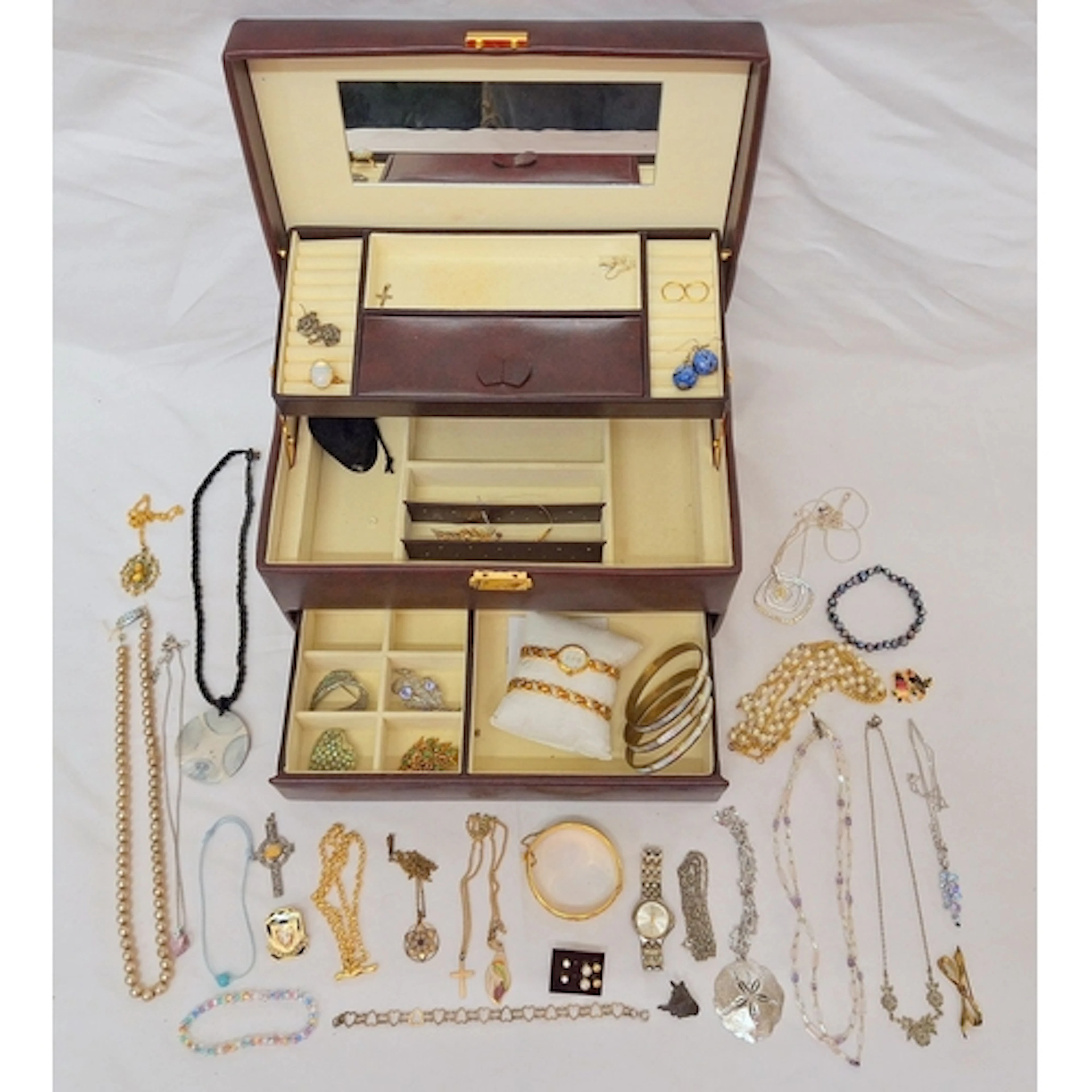 Ladies Gilt & White Stone Set Sekonda Evening Watch & Bracel...