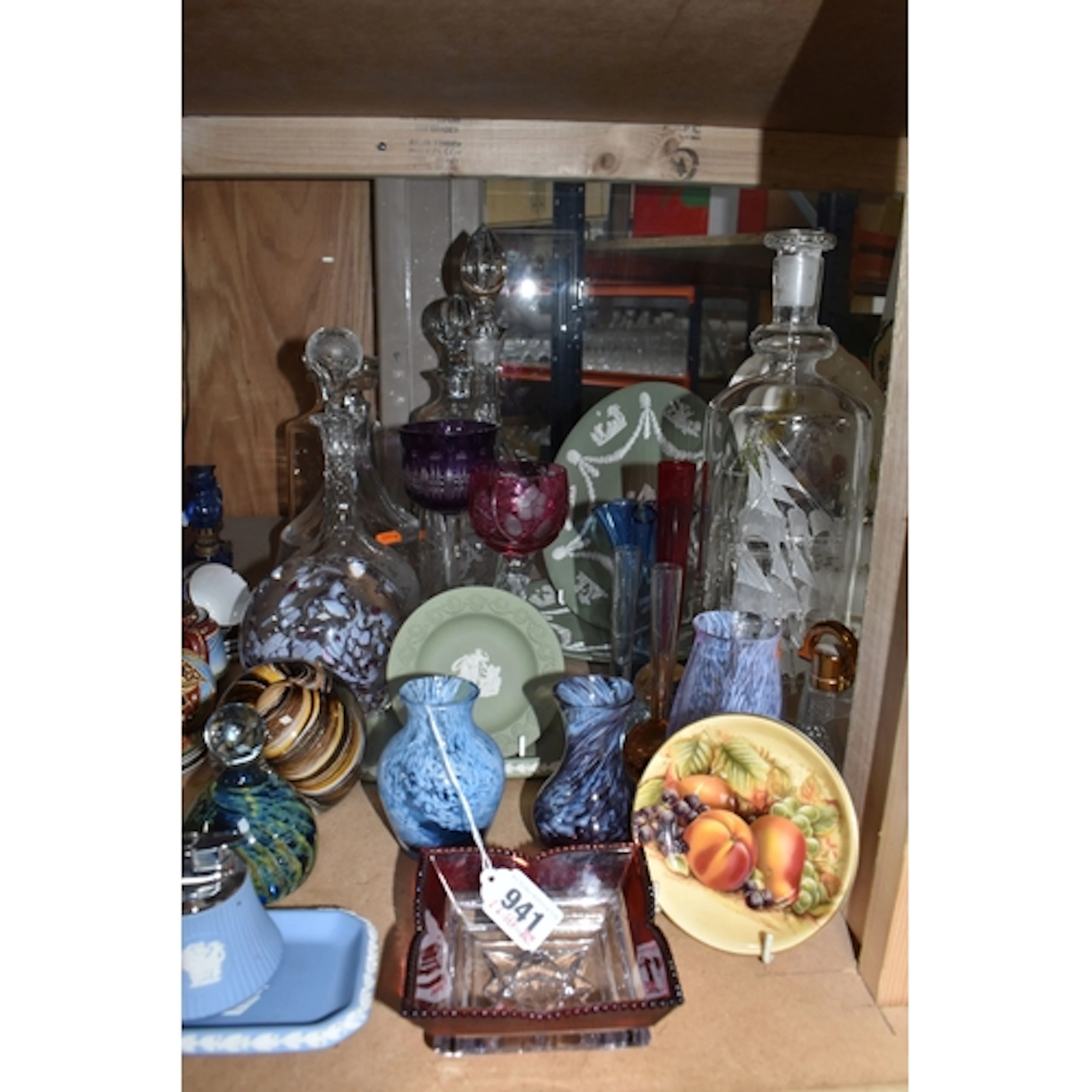 A GROUP OF GLASSWARE AND CERAMICS, to include Wedgwood Jaspe...