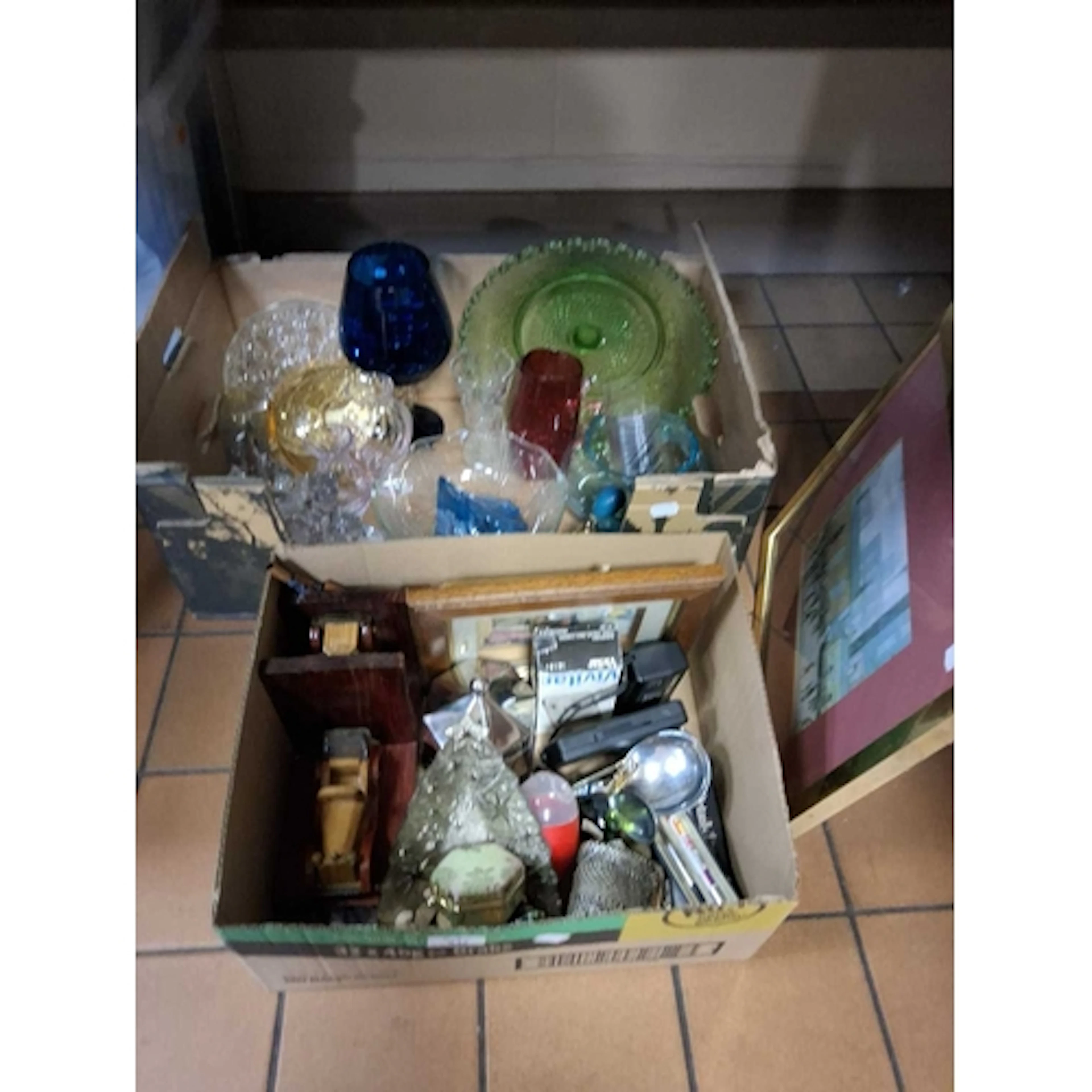 TWO BOXES AND LOOSE VINTAGE MID CENTURY GLASS AND OTHER ITEM...