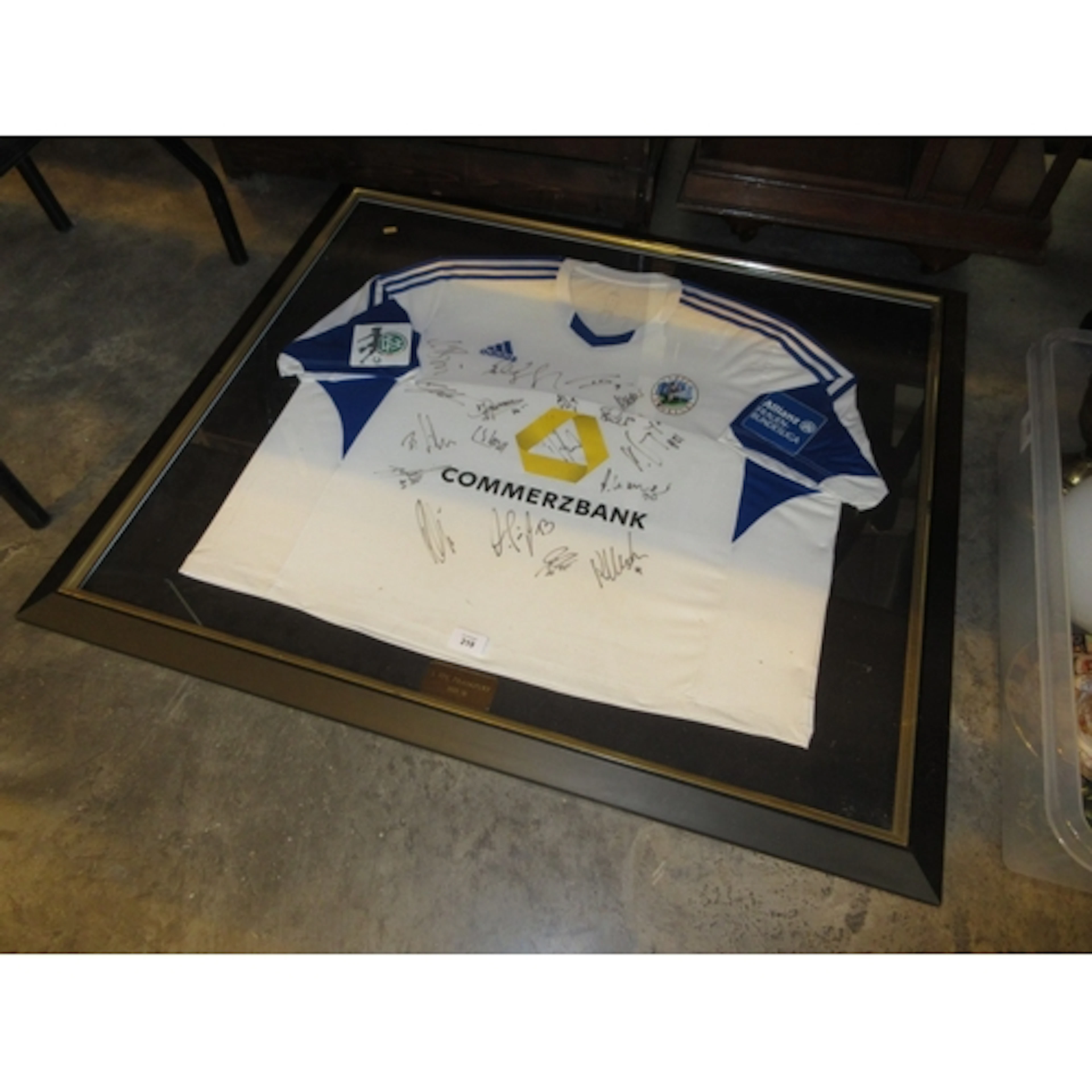 Framed FFC Frankfurt 2013/14 Football Shirt Signed