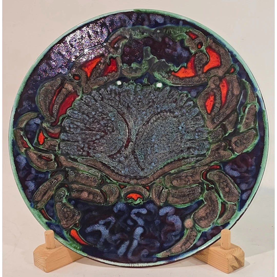 Poole Pottery Tony Morris charger depicting a crab, fully ma...