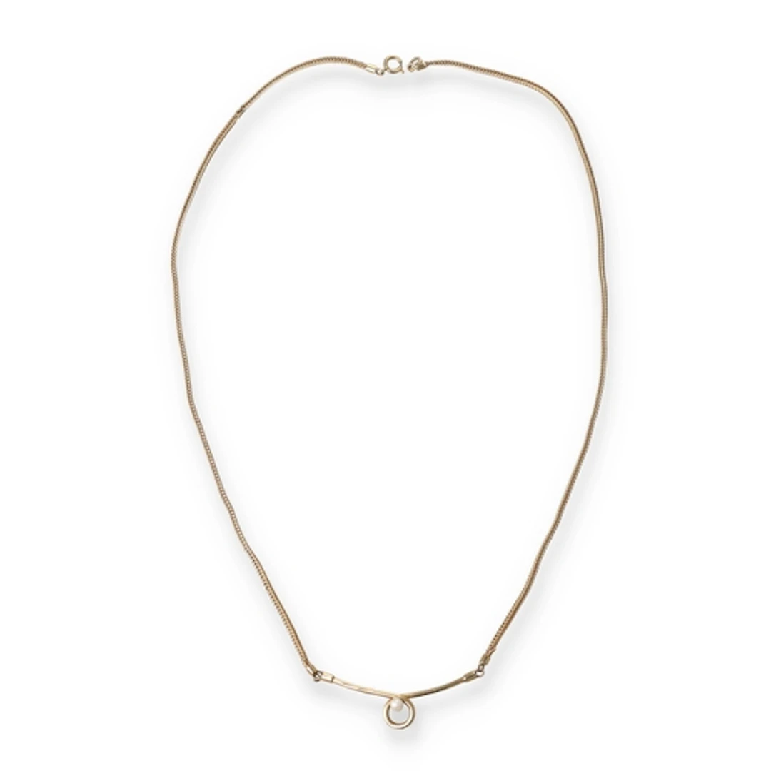 A 9 CARAT GOLD NECKLACE Weight: 6gms