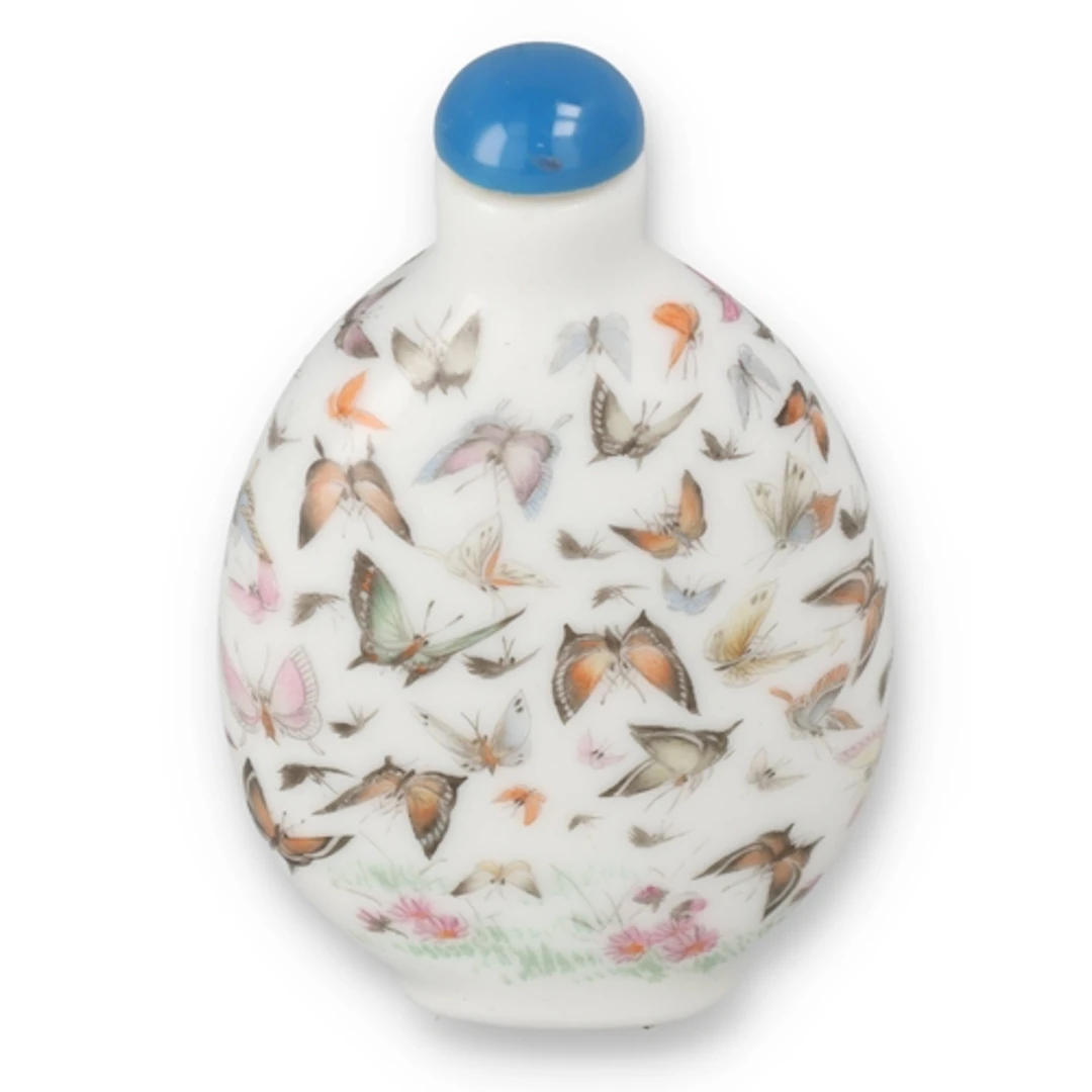 A CHINESE 'ONE HUNDRED BUTTERFLIES' SNUFF BOTTLE Republic pe...