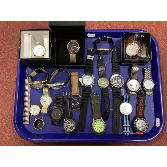 A Collection of Modern Gent's Wristwatches, including Citron...