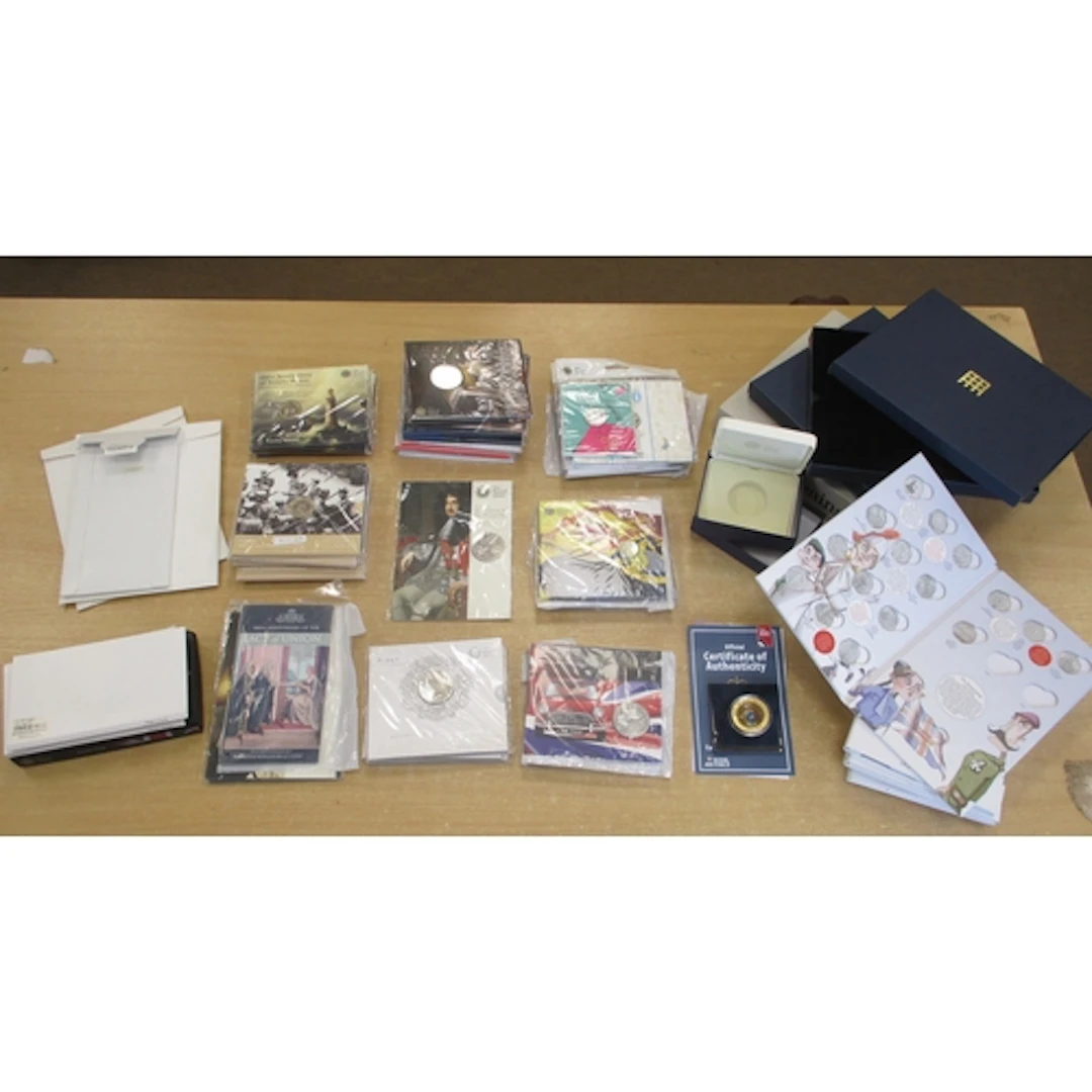 Collection of generally uncirculated Royal Mint CuNi commemo...
