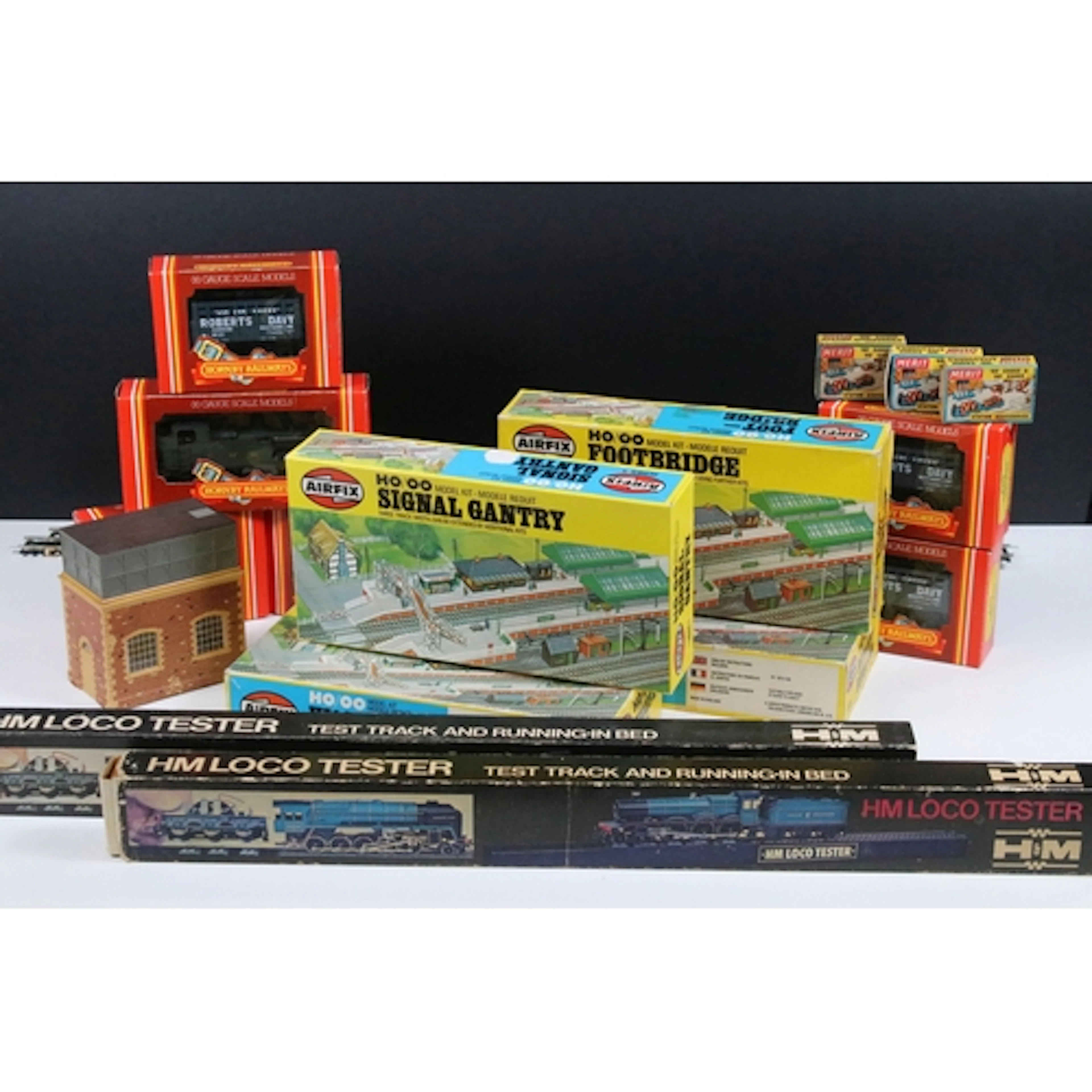 Collection of OO gauge model railway to include 0-6-0 GWR 14...