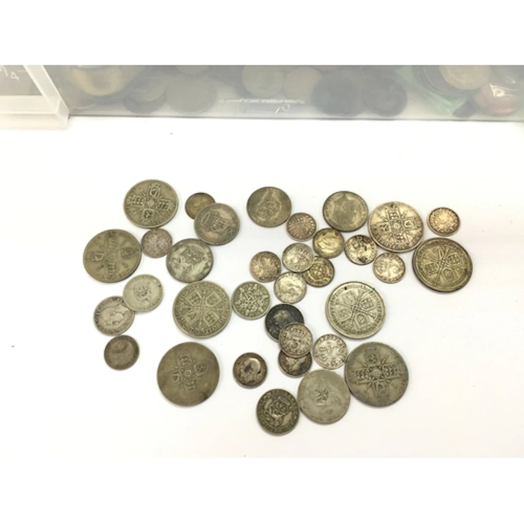 A collection of circulated coinage including approx 155g sil...