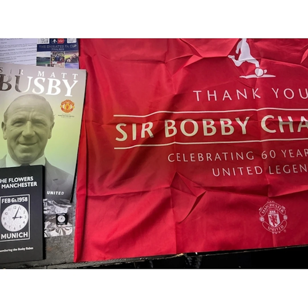 Manchester United Football Memorabilia: Includes Bobby Charl...