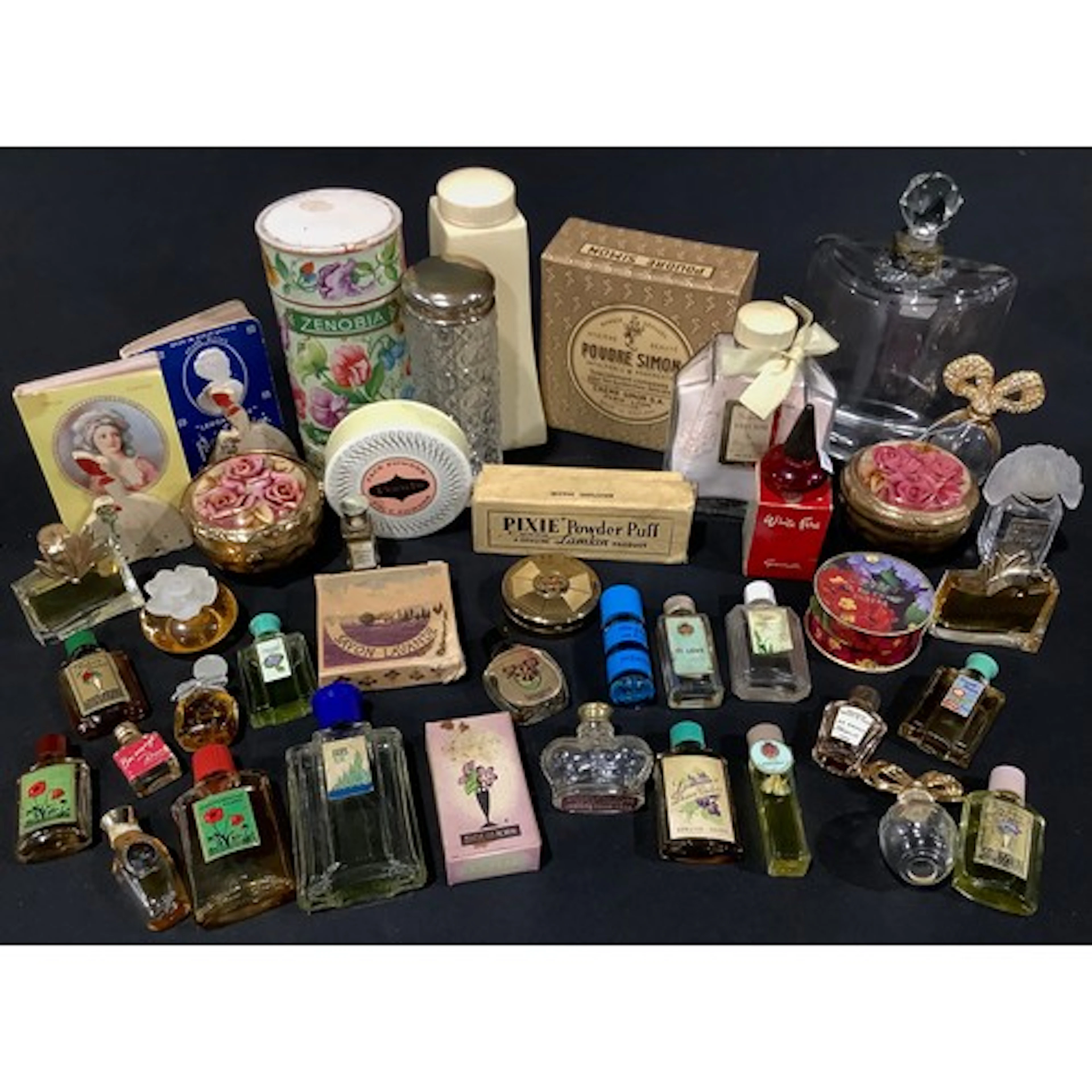 Ladies accessories - a collection of early to mid 20th centu...