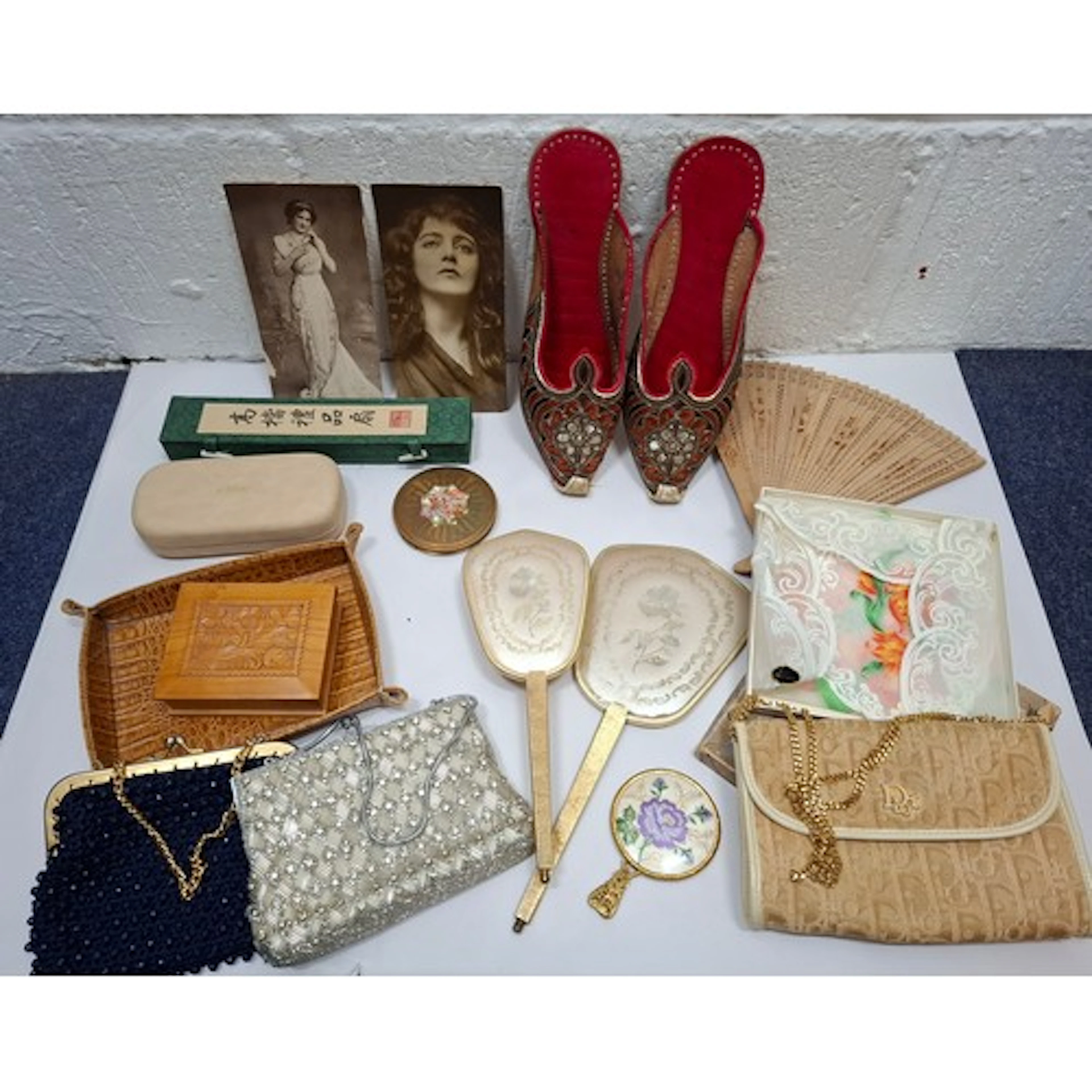 Vintage fashion accessories to include an English gold tone ...