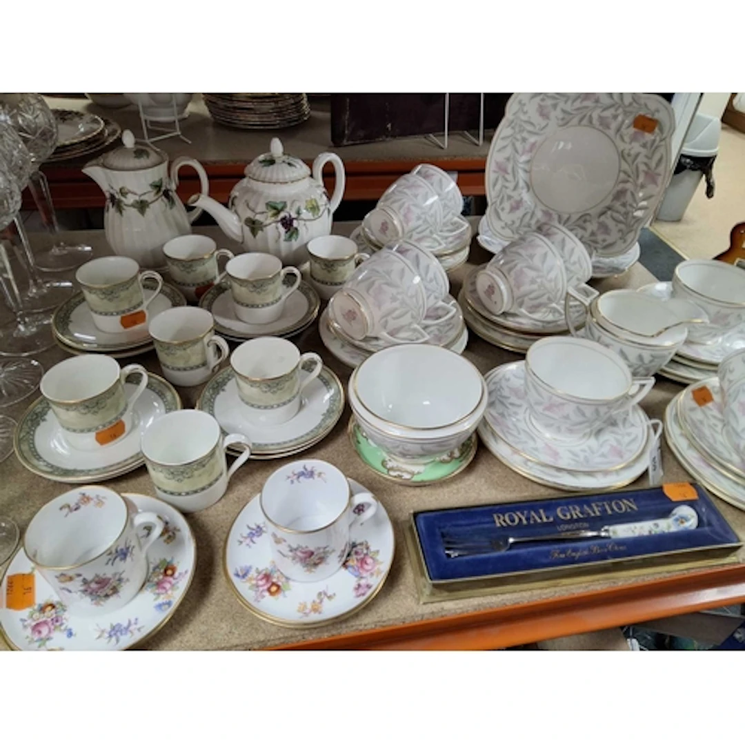 A GROUP OF TEA WARES, to include a Minton Petunia tea set, c...