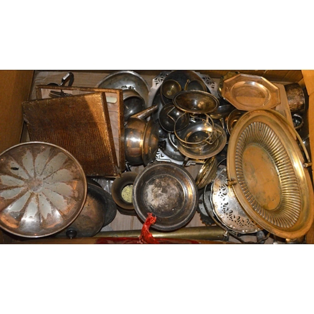 Large box containing a quantity of miscellaneous silver plat...