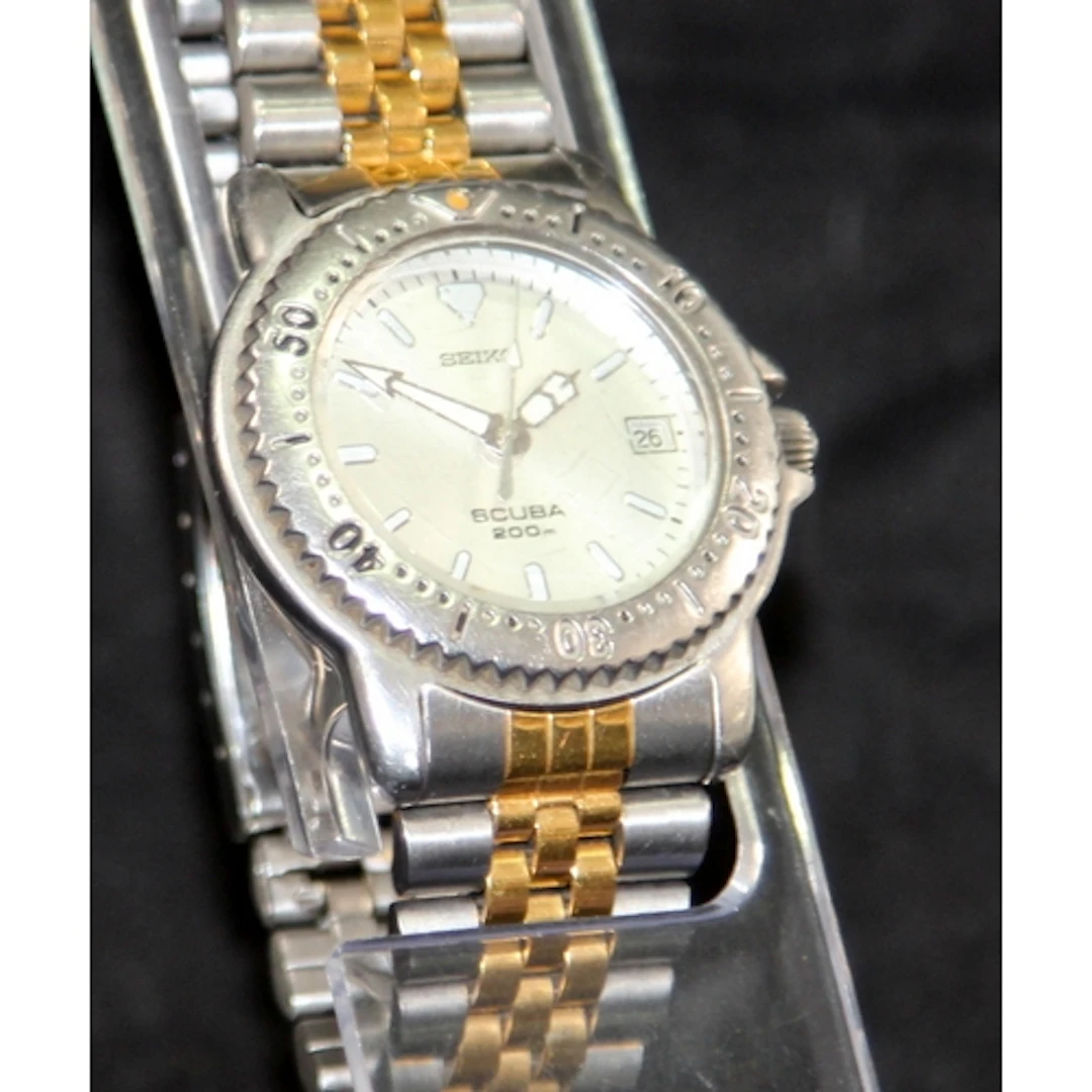 Seiko Scuba 200M gents quartz mid size diver's watch ref:5H2...
