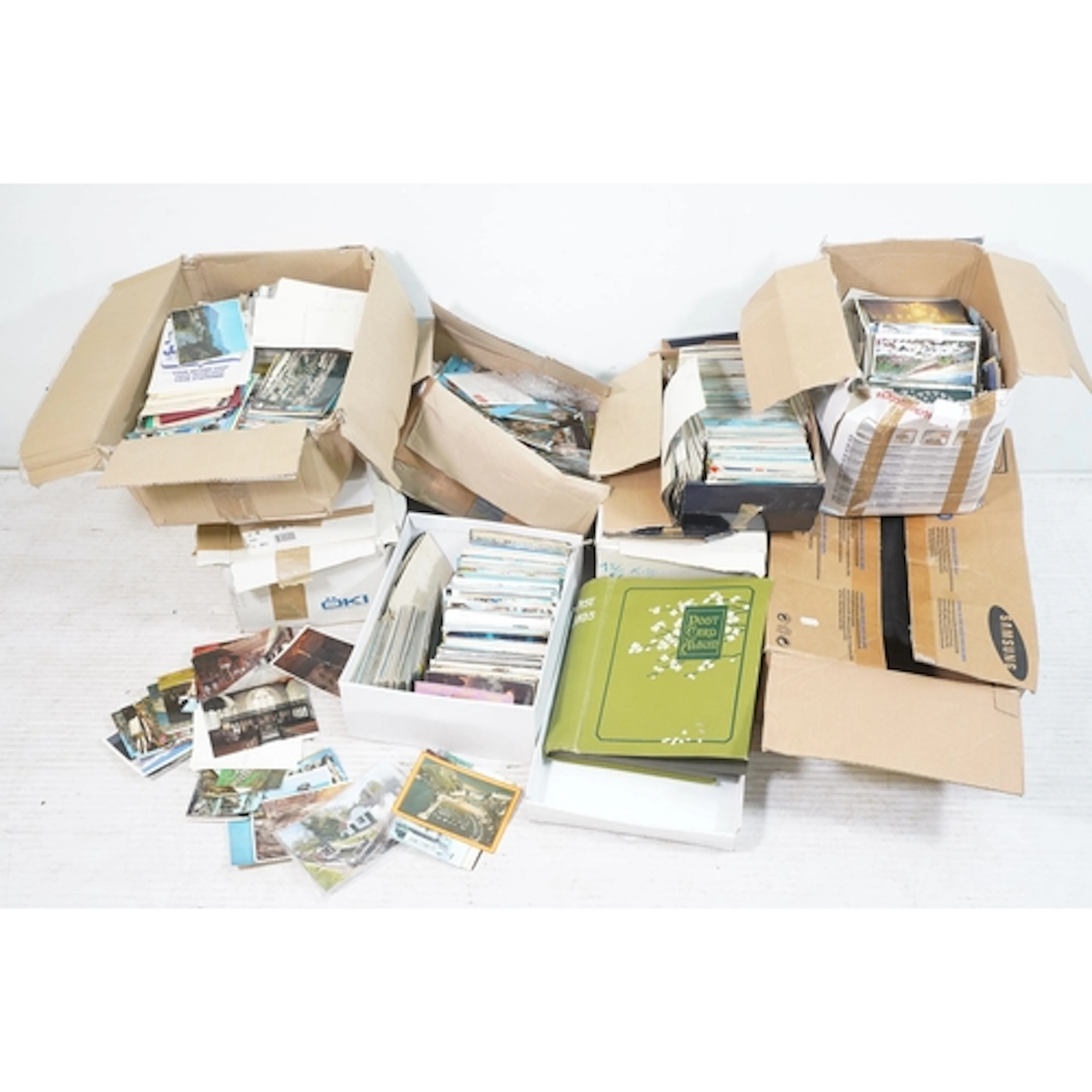 Large collection of postcards, to comprise mainly topographi...