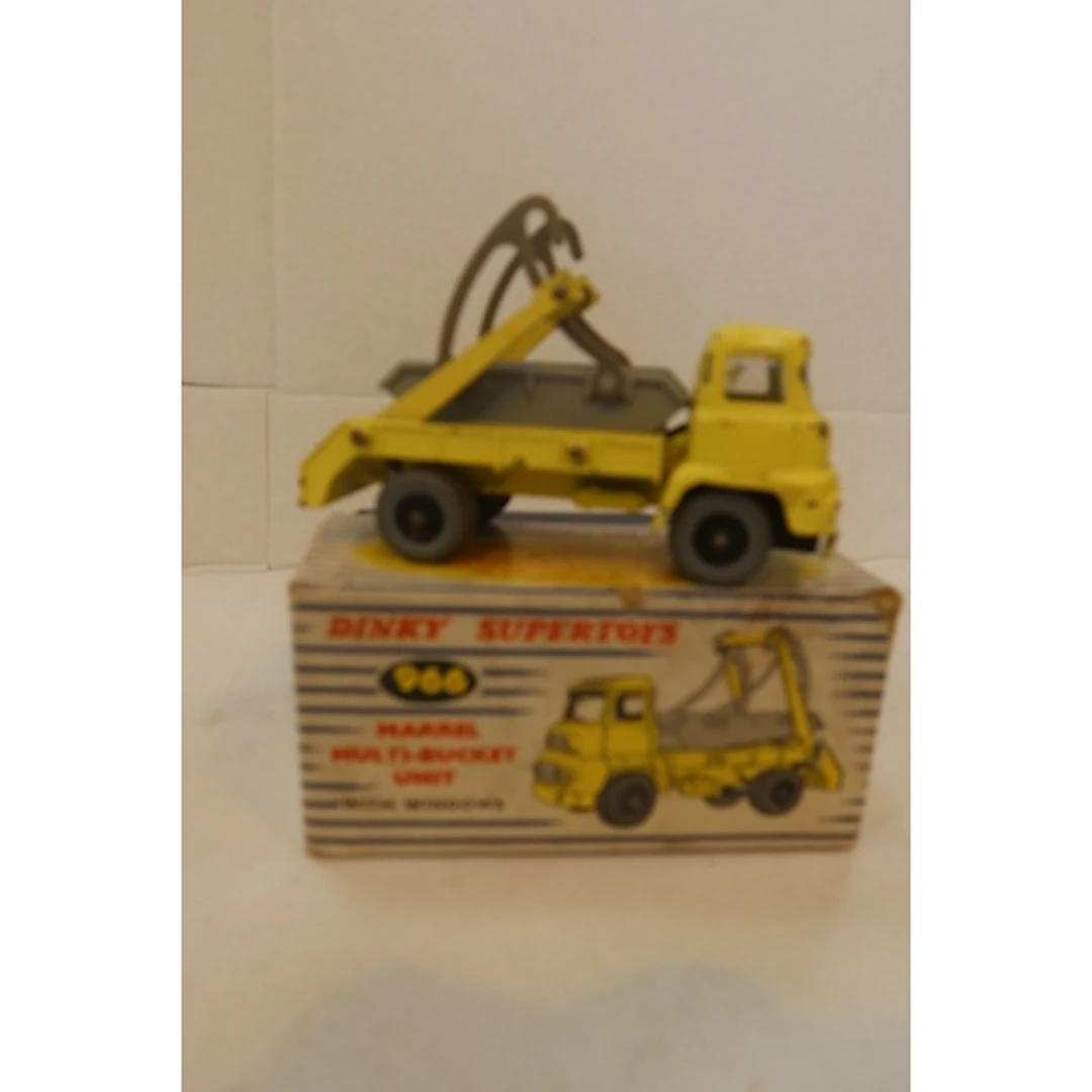 Dinky SuperToys 966
