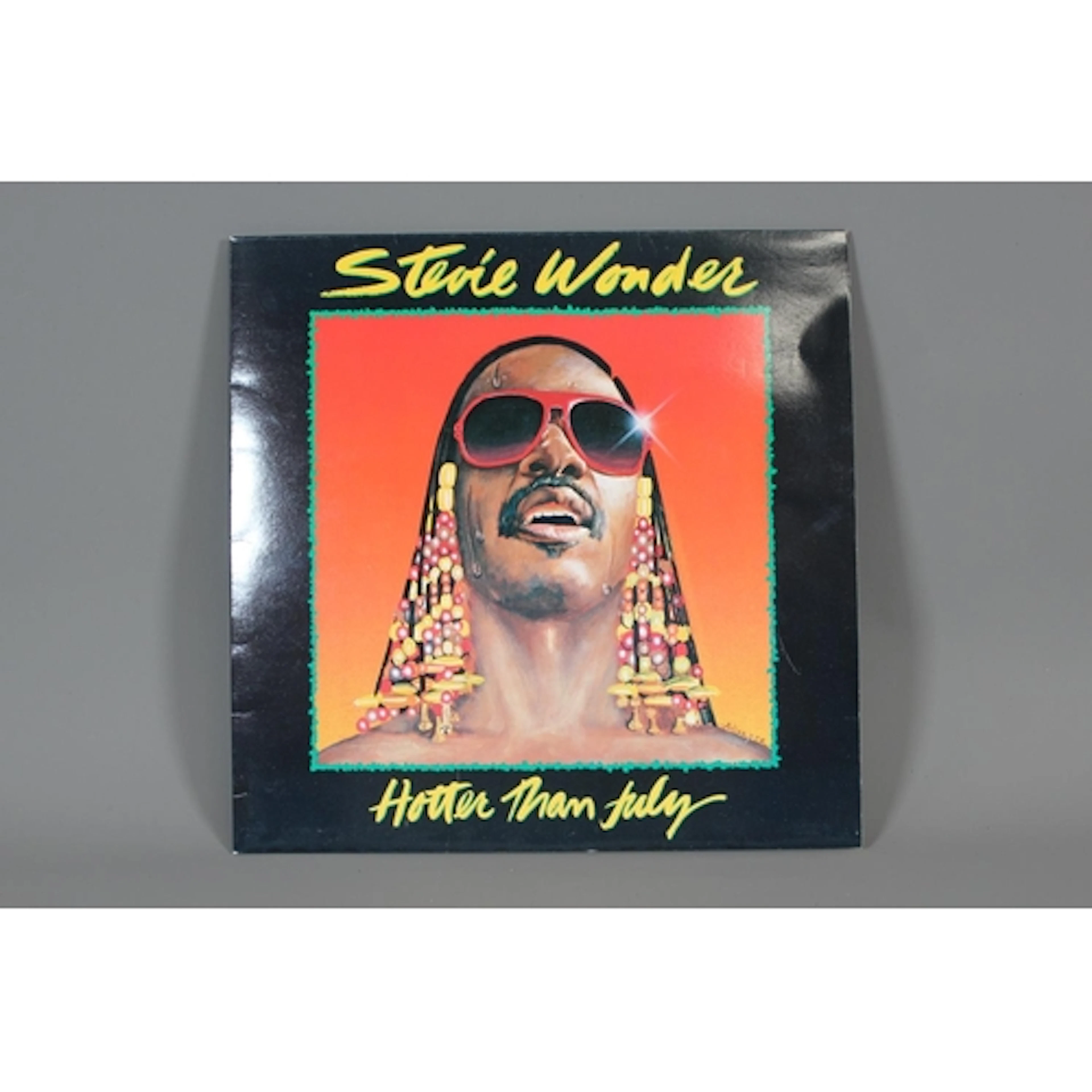 Music case containing mixed vinyl records to include Stevie ...