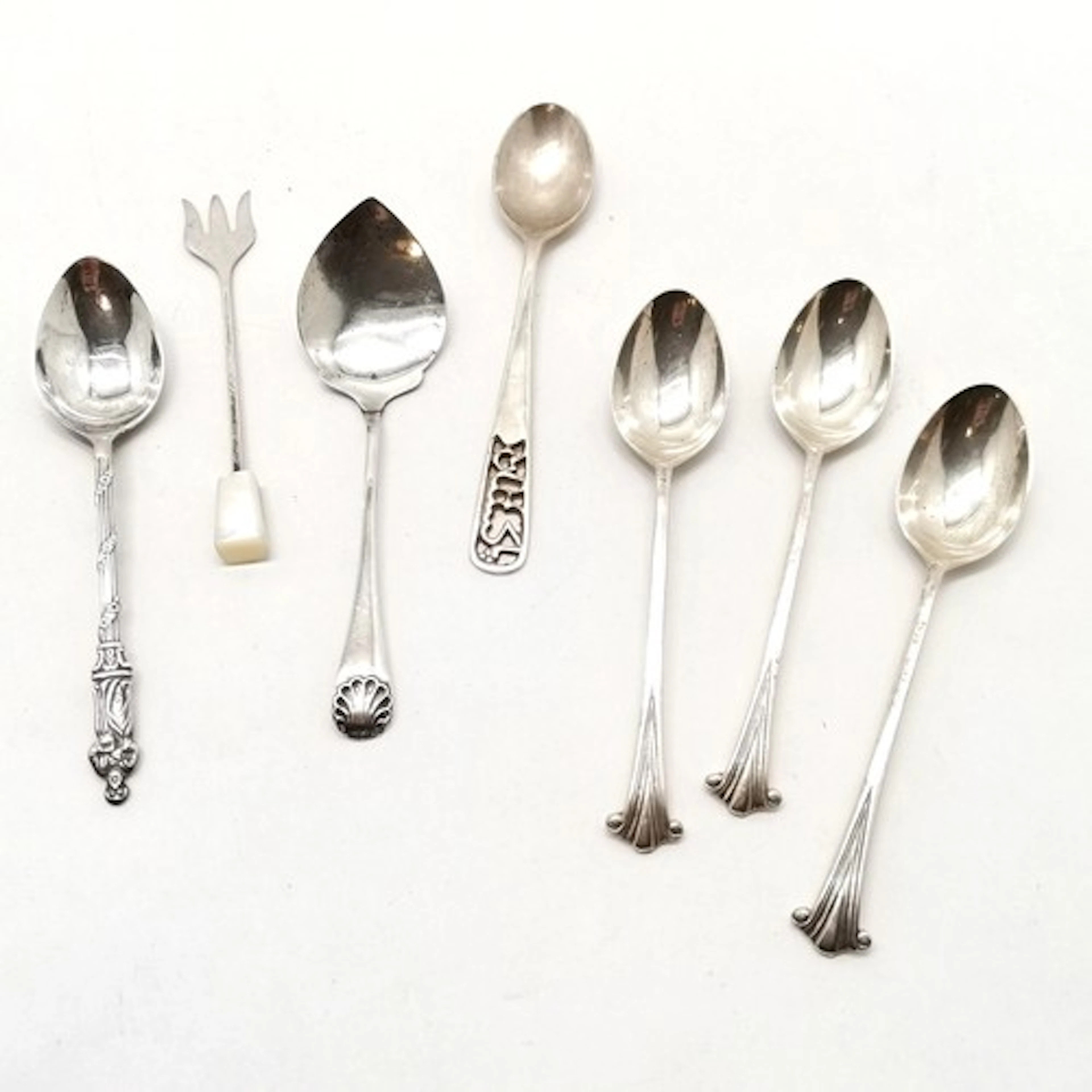 Qty of silver inc 3 x 1941 matched spoons (11cm), unmarked s...