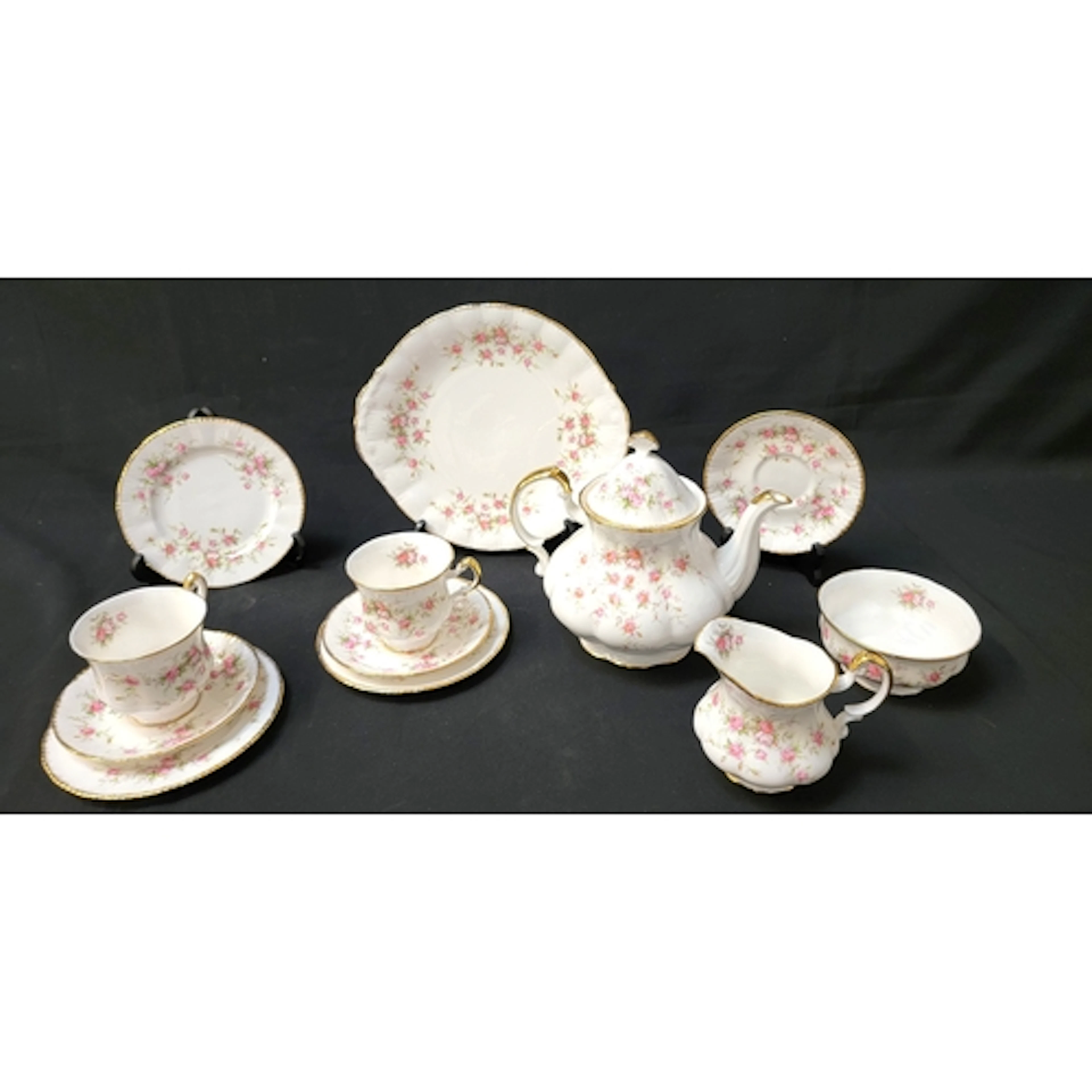 PARAGON VICTORIANA ROSE PATTERN TEA SET comprising tea pot, ...