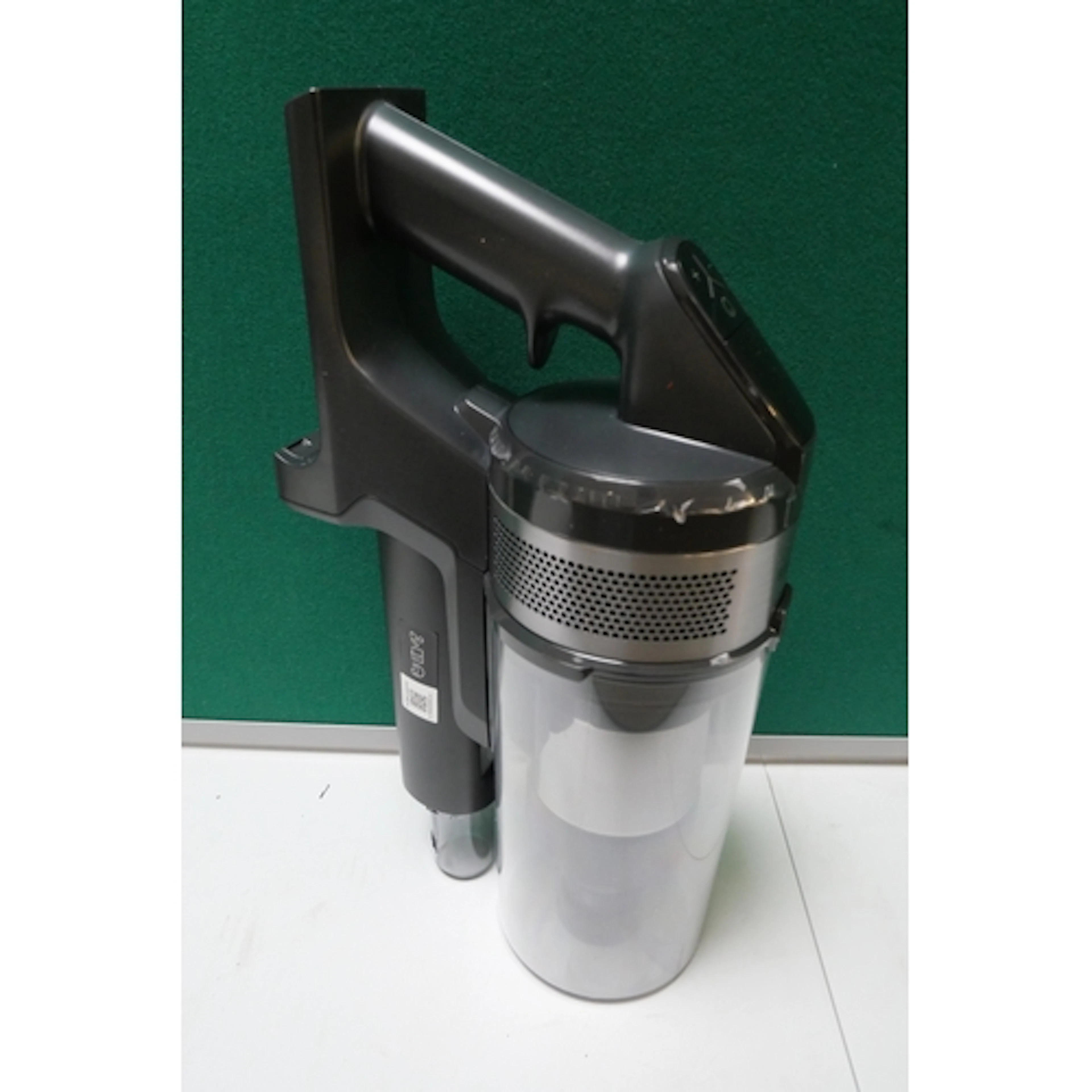 A Samsung Jet 65 pet max vacuum cleaner with charger, origin...