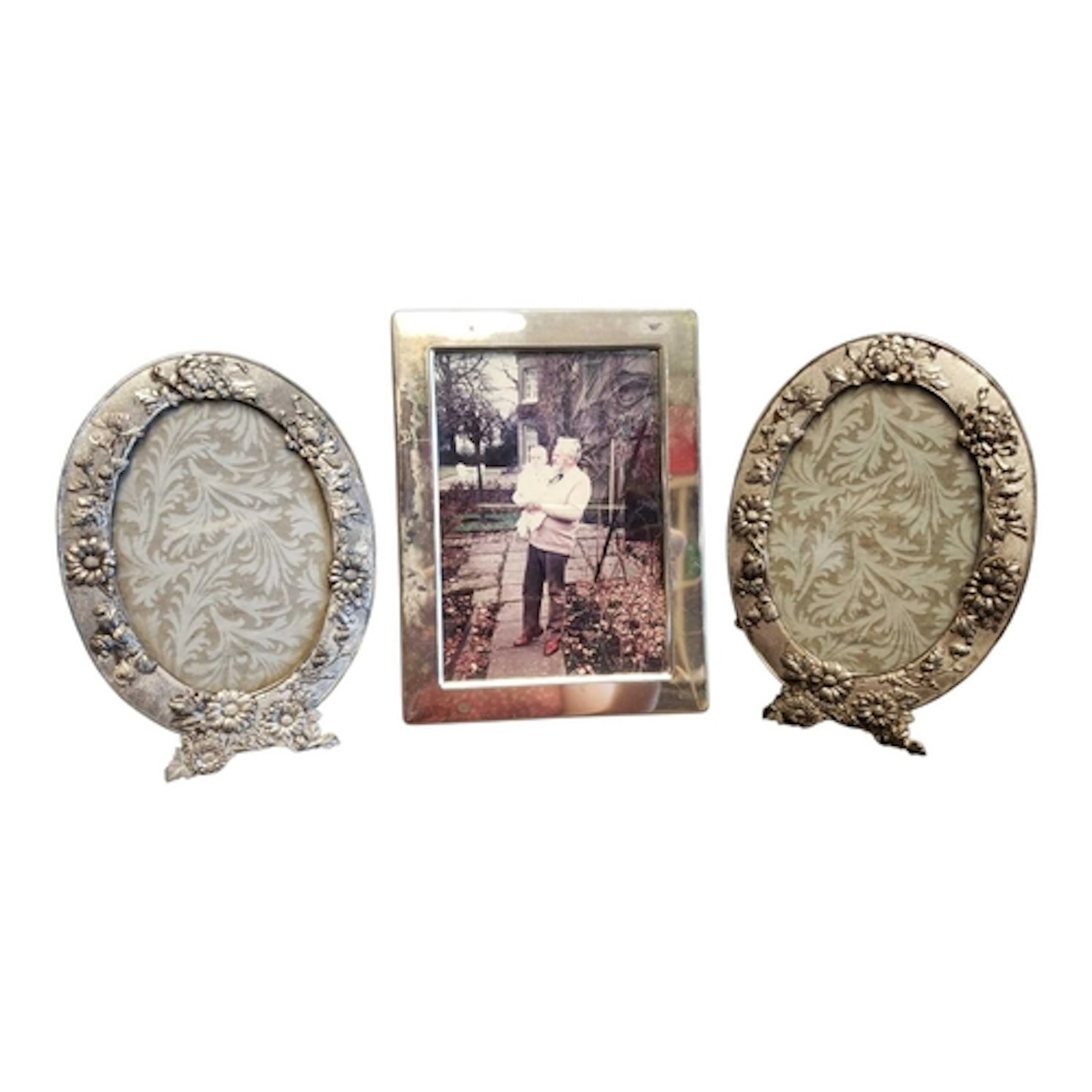 A pair of 20th century Japanese silver metal photo frames wi...