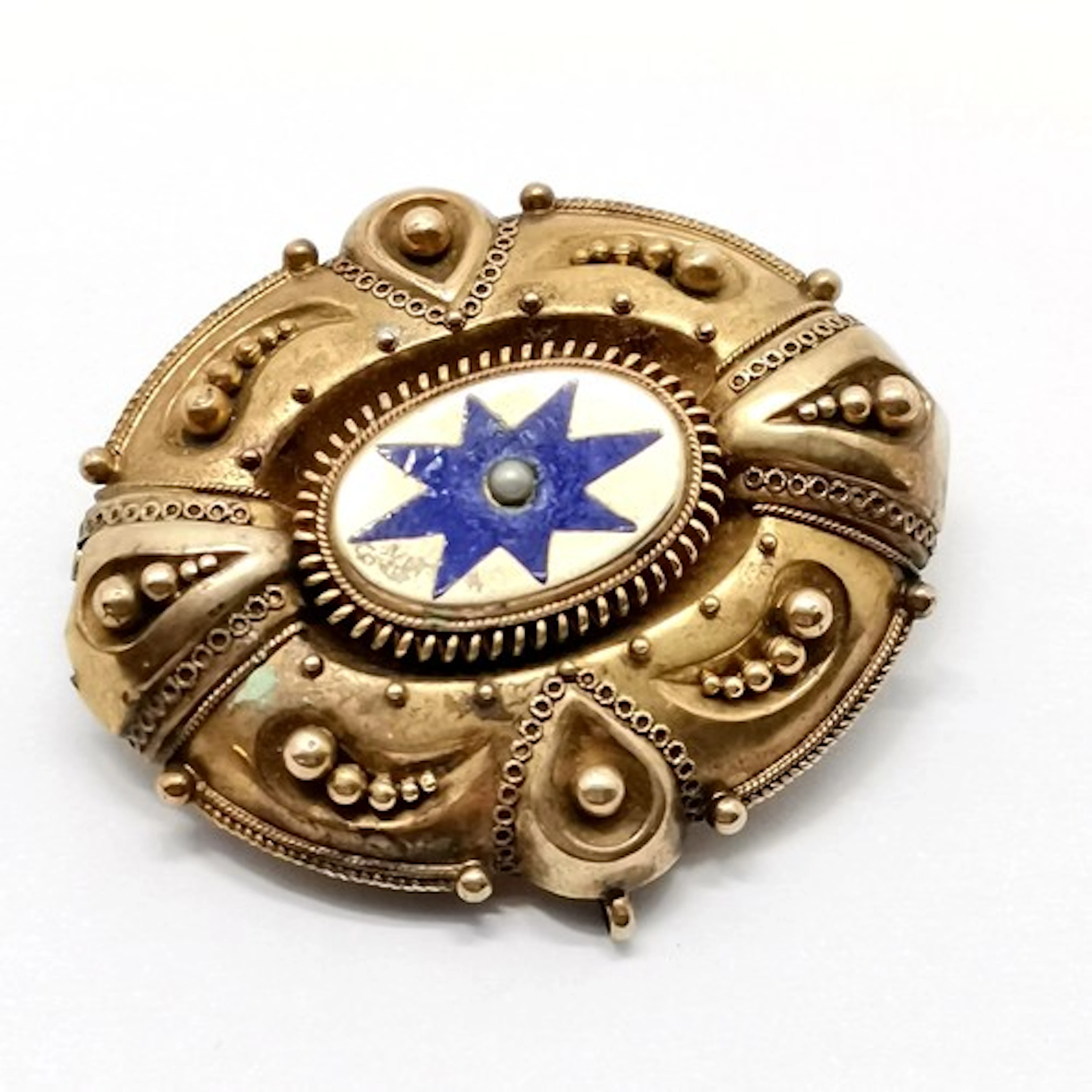 Antique unmarked (touch tests as 14ct or higher) gold locket...