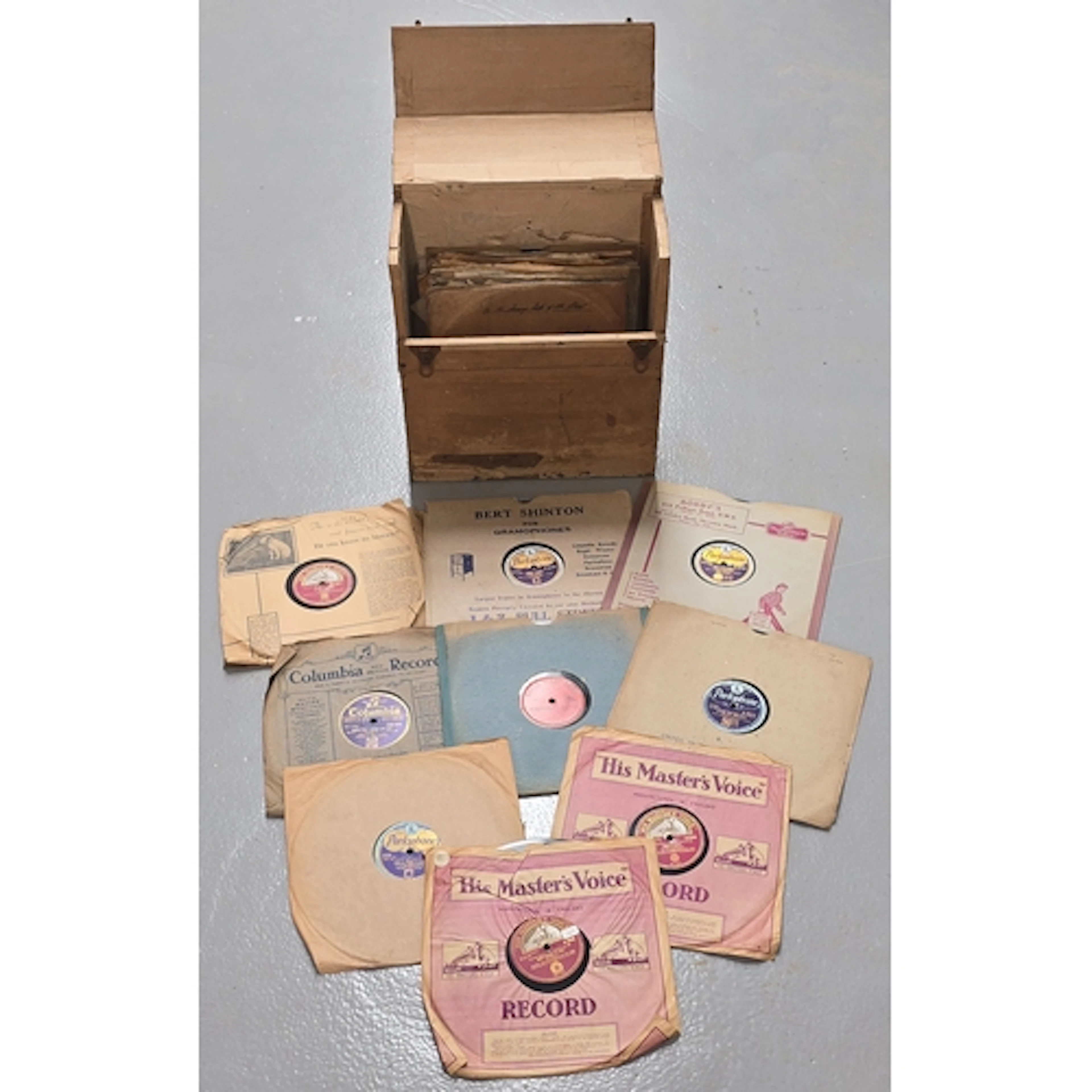 A case of jazz/swing 78rpm gramophone records. Artists "E-F"...