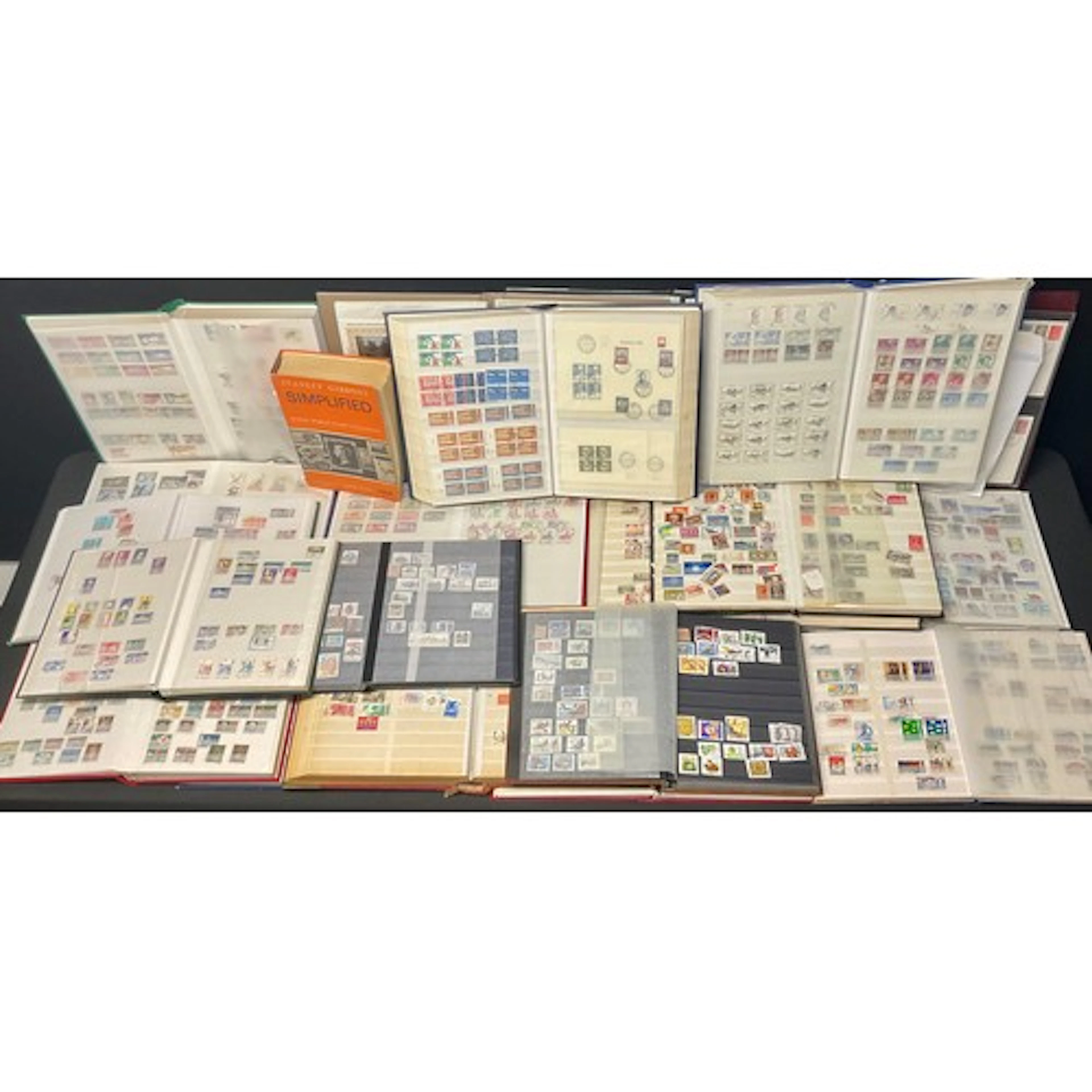 Stamps : European collection in 21 stockbooks , inc 3 gb fdc...