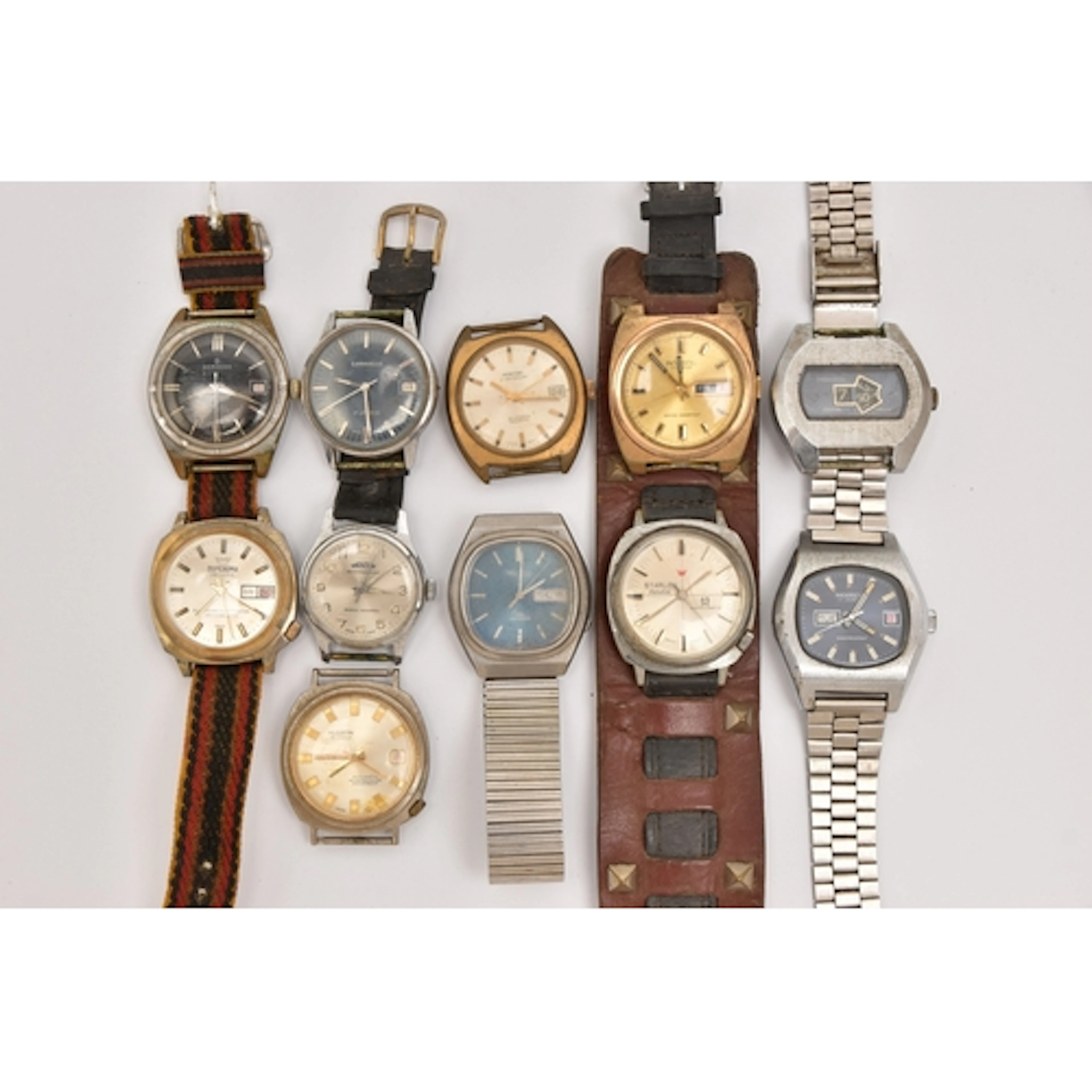 AN ASSORTMENT OF GENTS WATCHES, to include a base metal 'Ser...