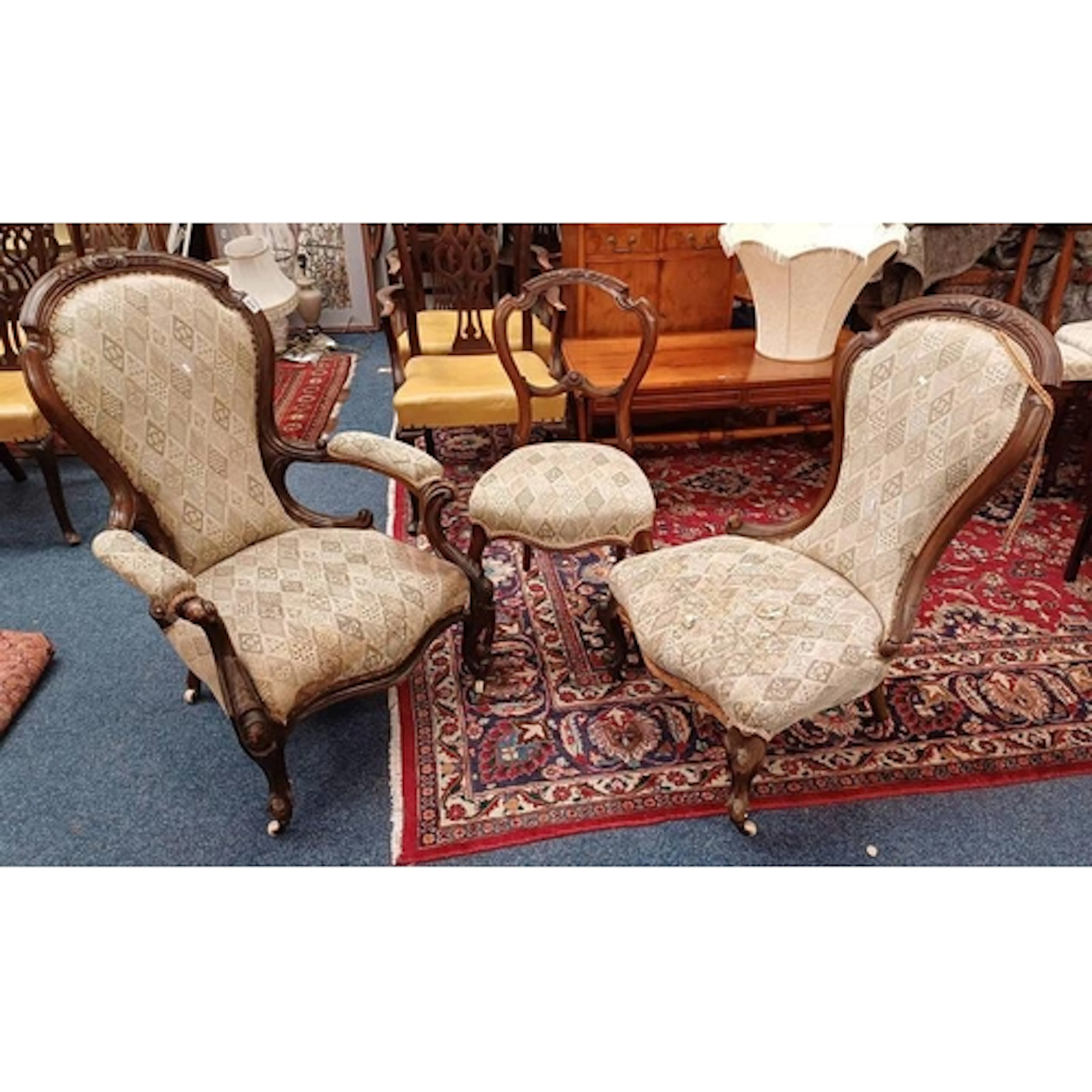 19TH CENTURY MAHOGANY FRAMED GENTLEMAN'S ARMCHAIR ON CABRIOL...