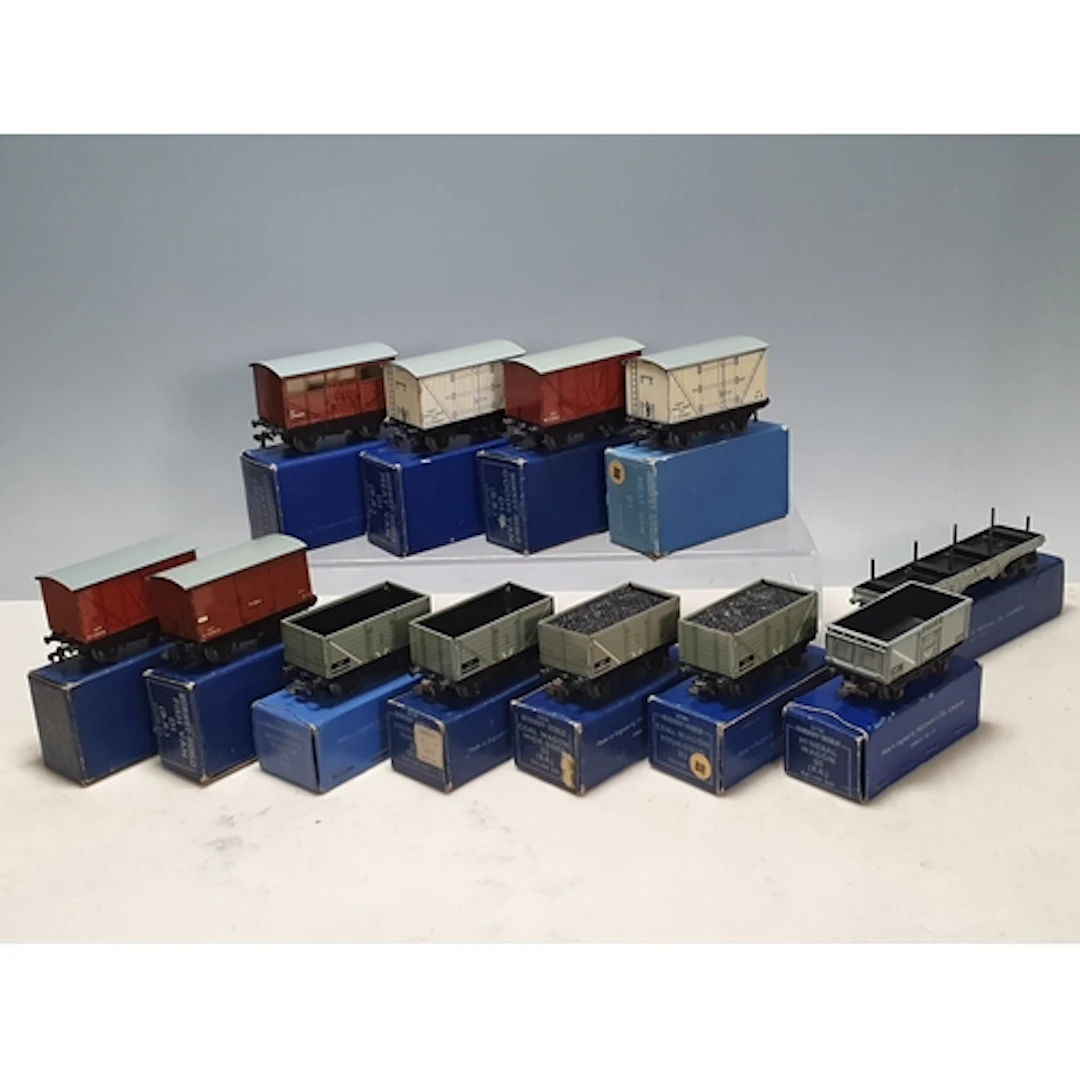12x boxed Hornby Dublo 3-rail BR Wagons, Nr M-M, boxes gener...