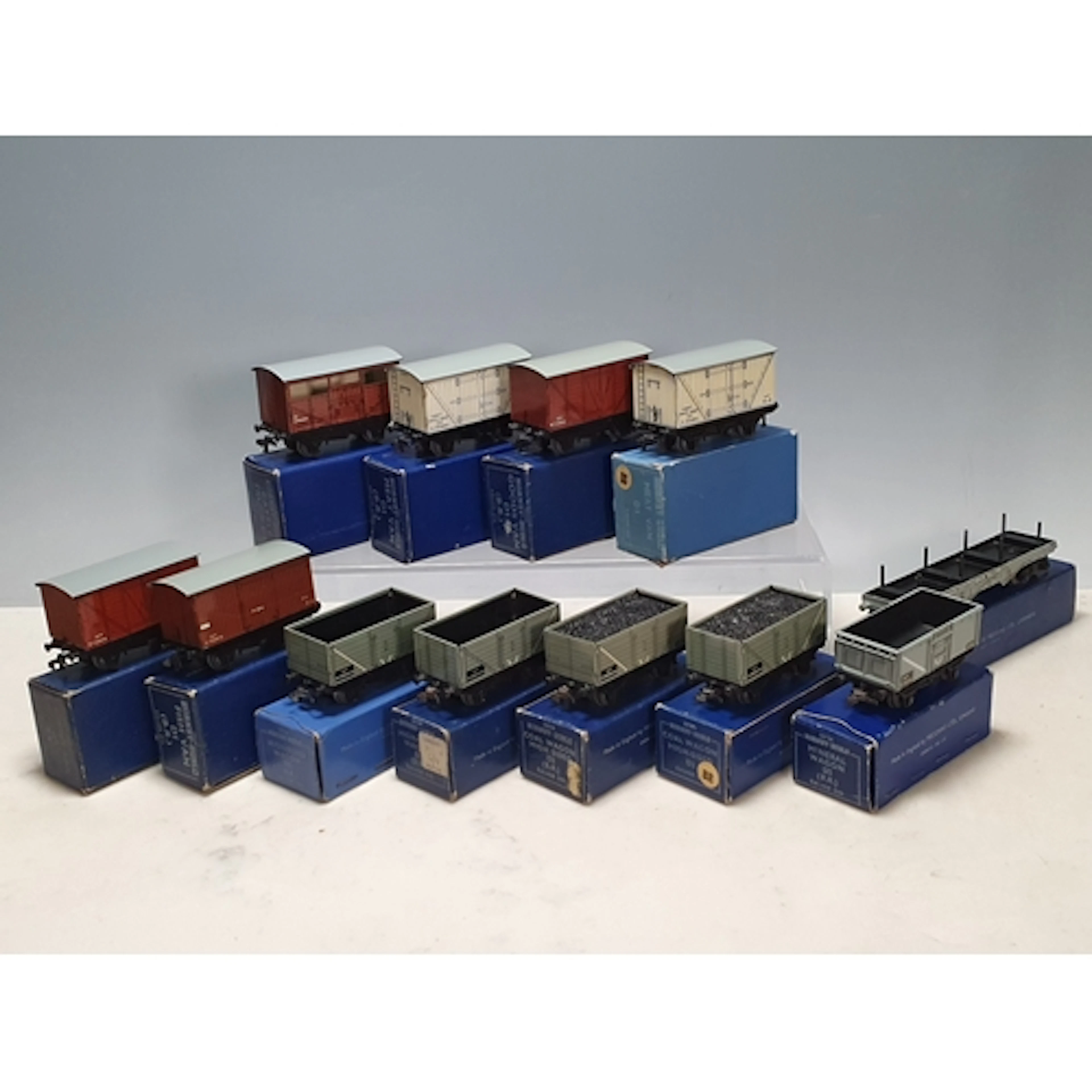 12x boxed Hornby Dublo 3-rail BR Wagons, Nr M-M, boxes gener...