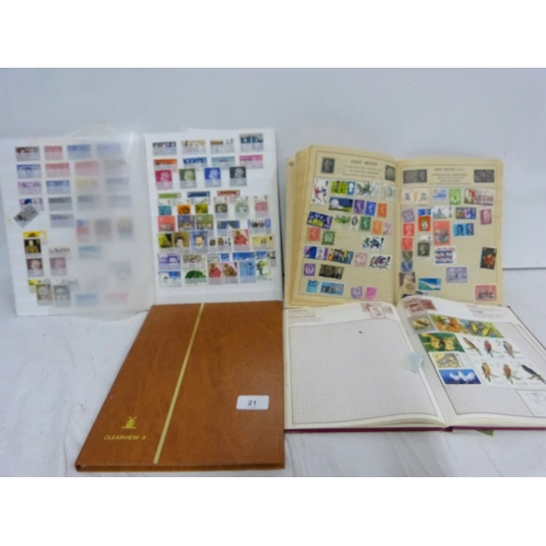 Various world stamp albums to include Canada, Portugal etc.