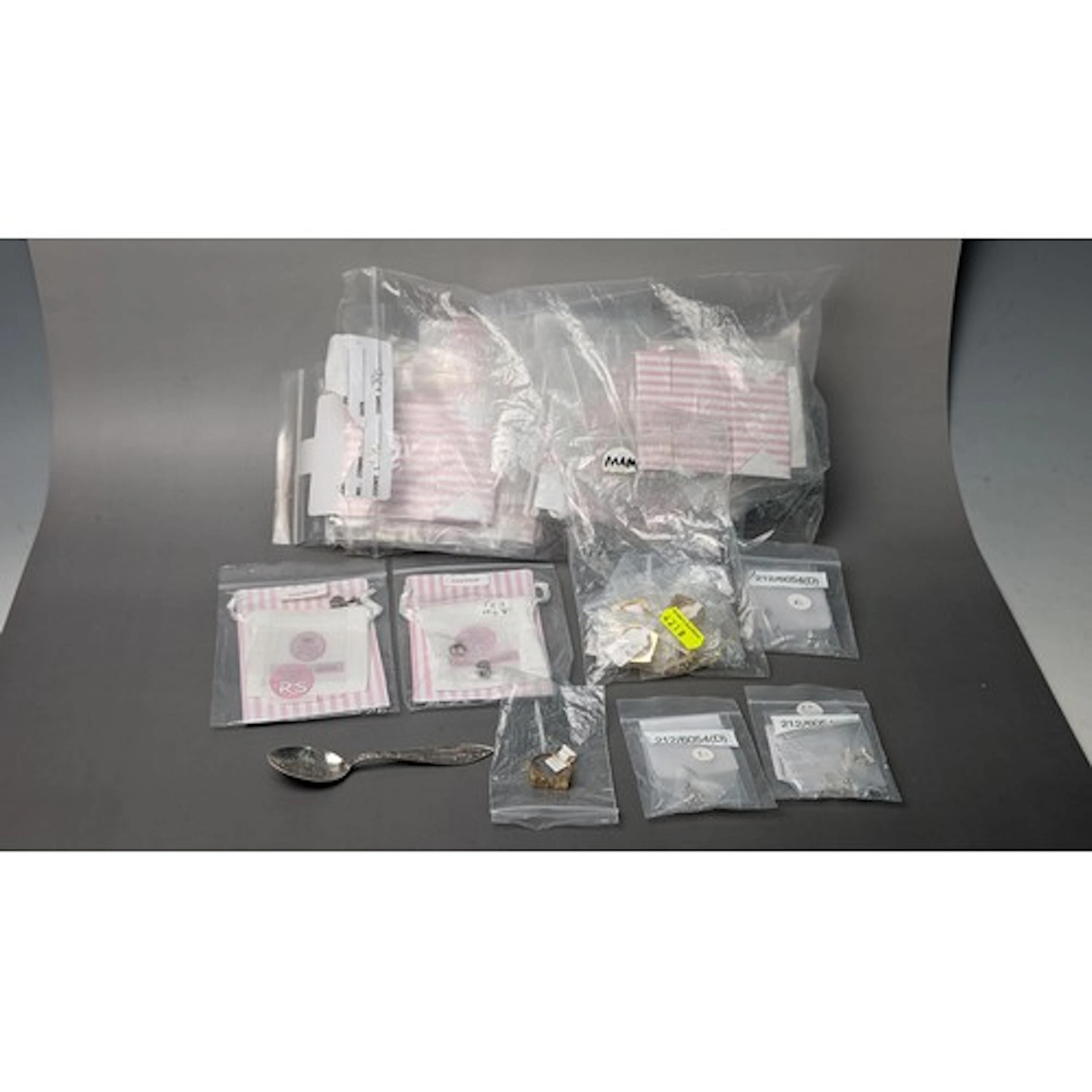 Assorted silver jewellery and a Chateau Frontenac Quebec sou...