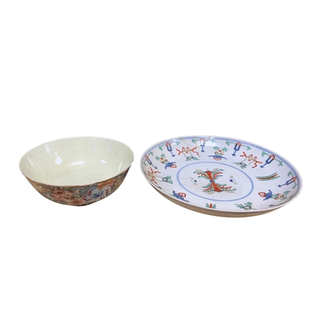 A Chinese wucai dish, 19th / 20th century, and a thousand fl...