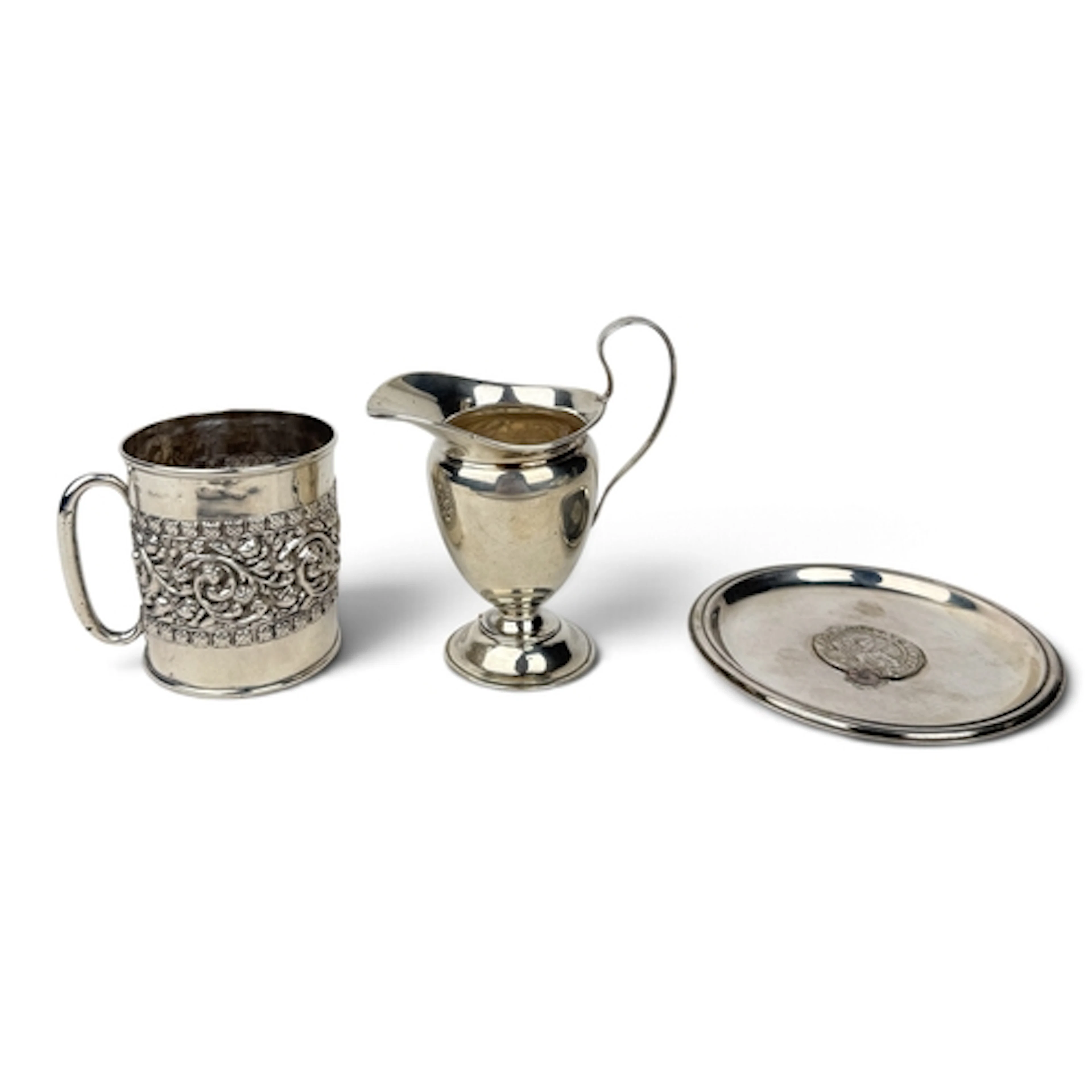 A SILVER CREAM JUG, CHRISTENING CUP AND A DISH Weight: 124gm...