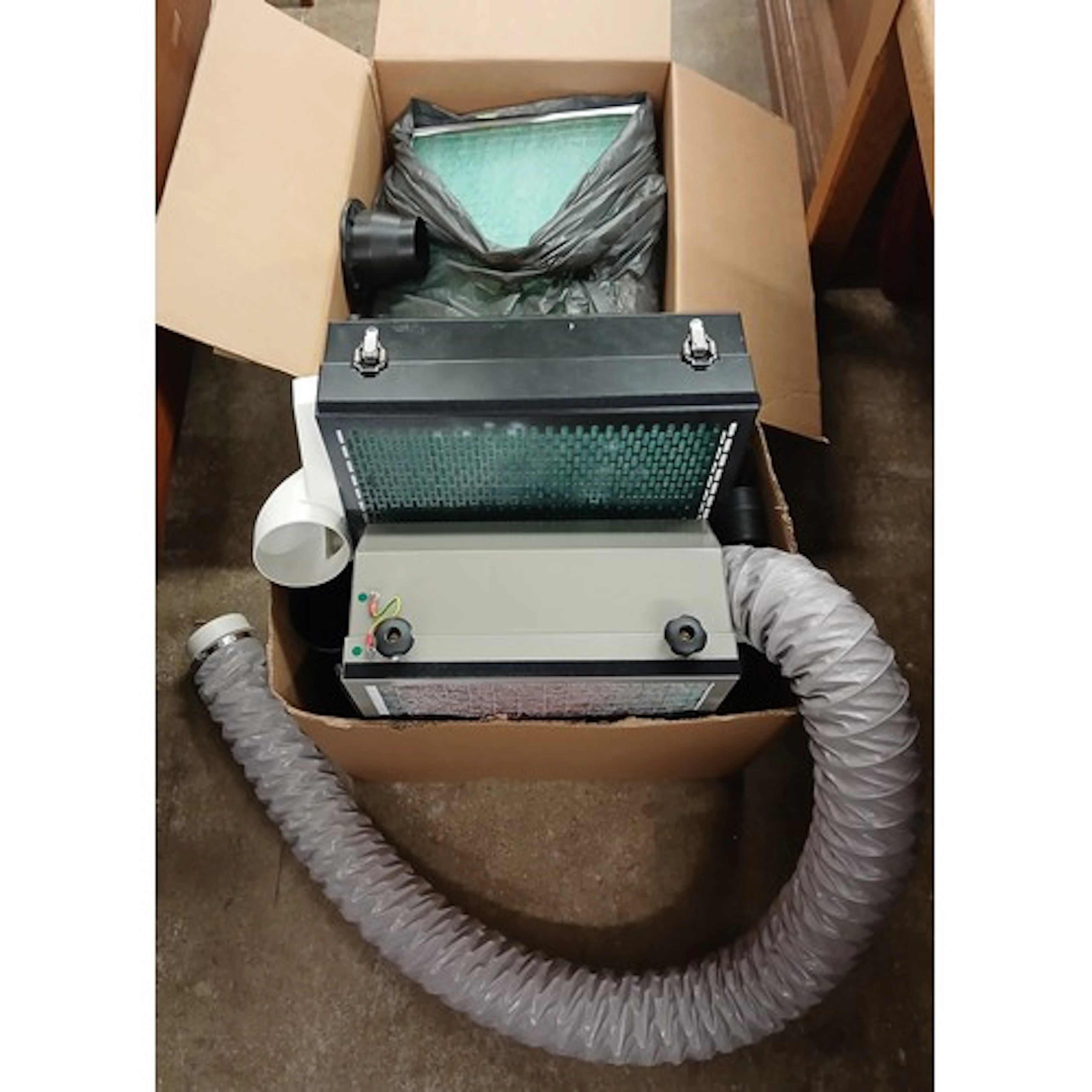 Air spraying booth with filters etc.