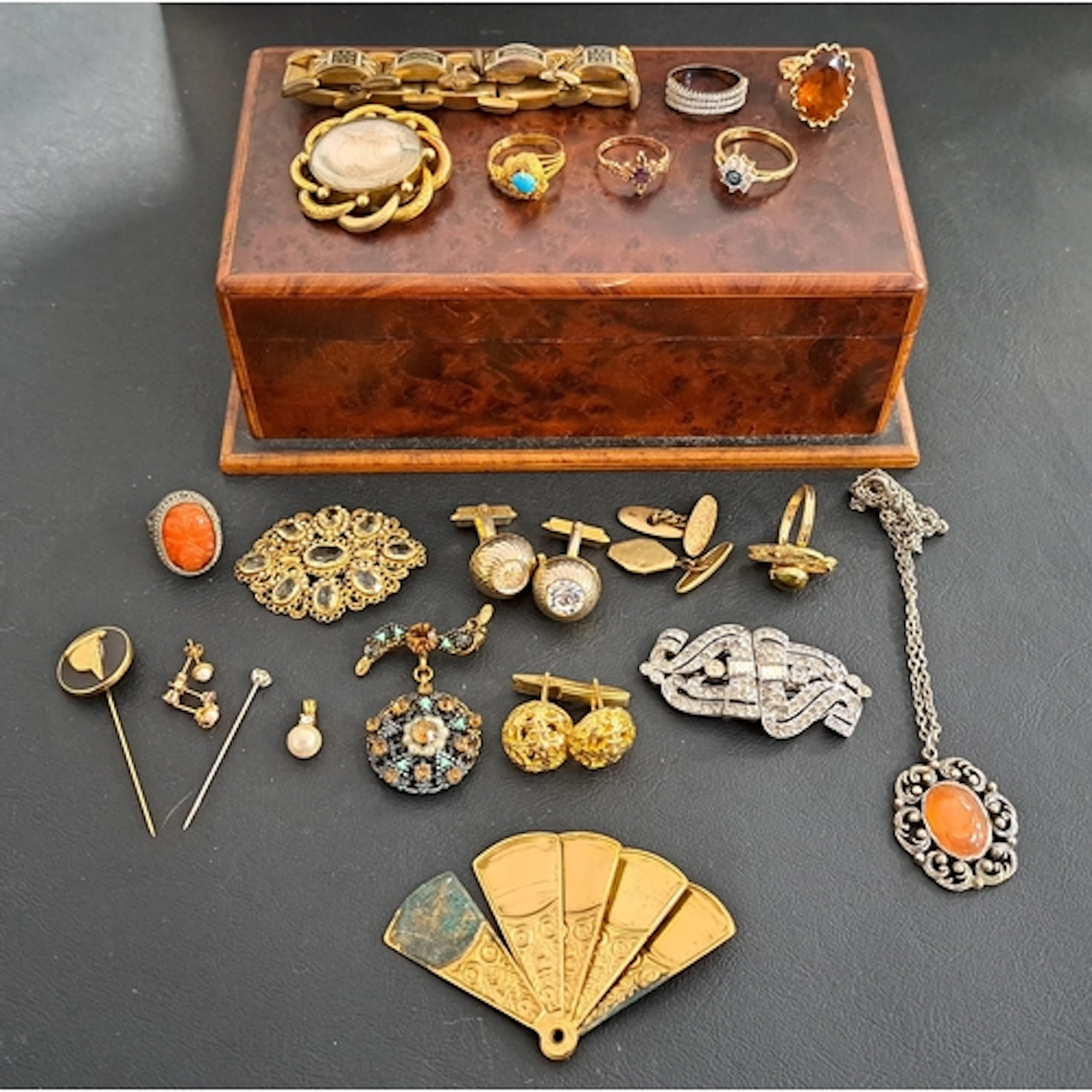 INTERESTING SELECTION OF VINTAGE JEWELLERY including stone s...