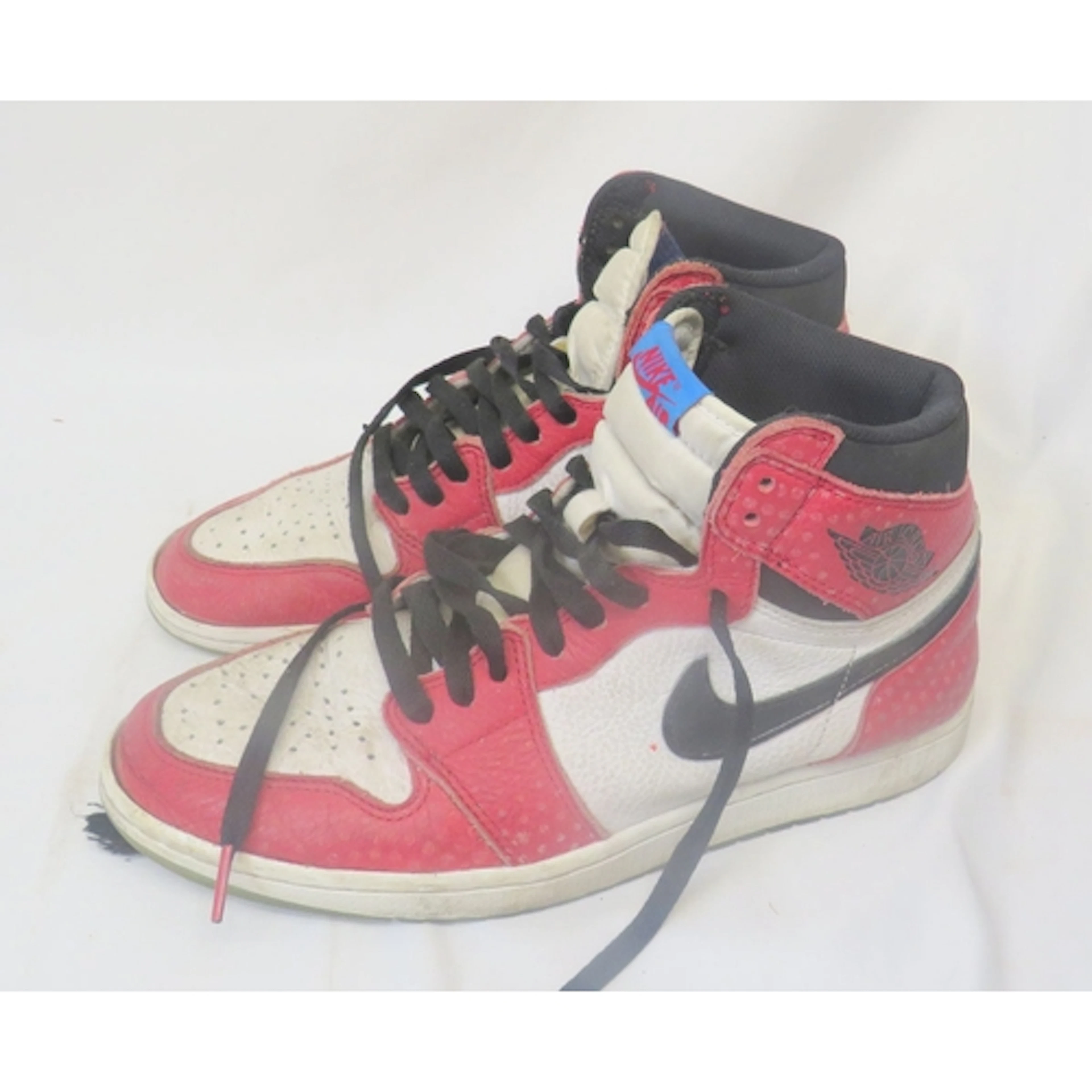 Pair Mens Nike Air Jordan Trainers size 8