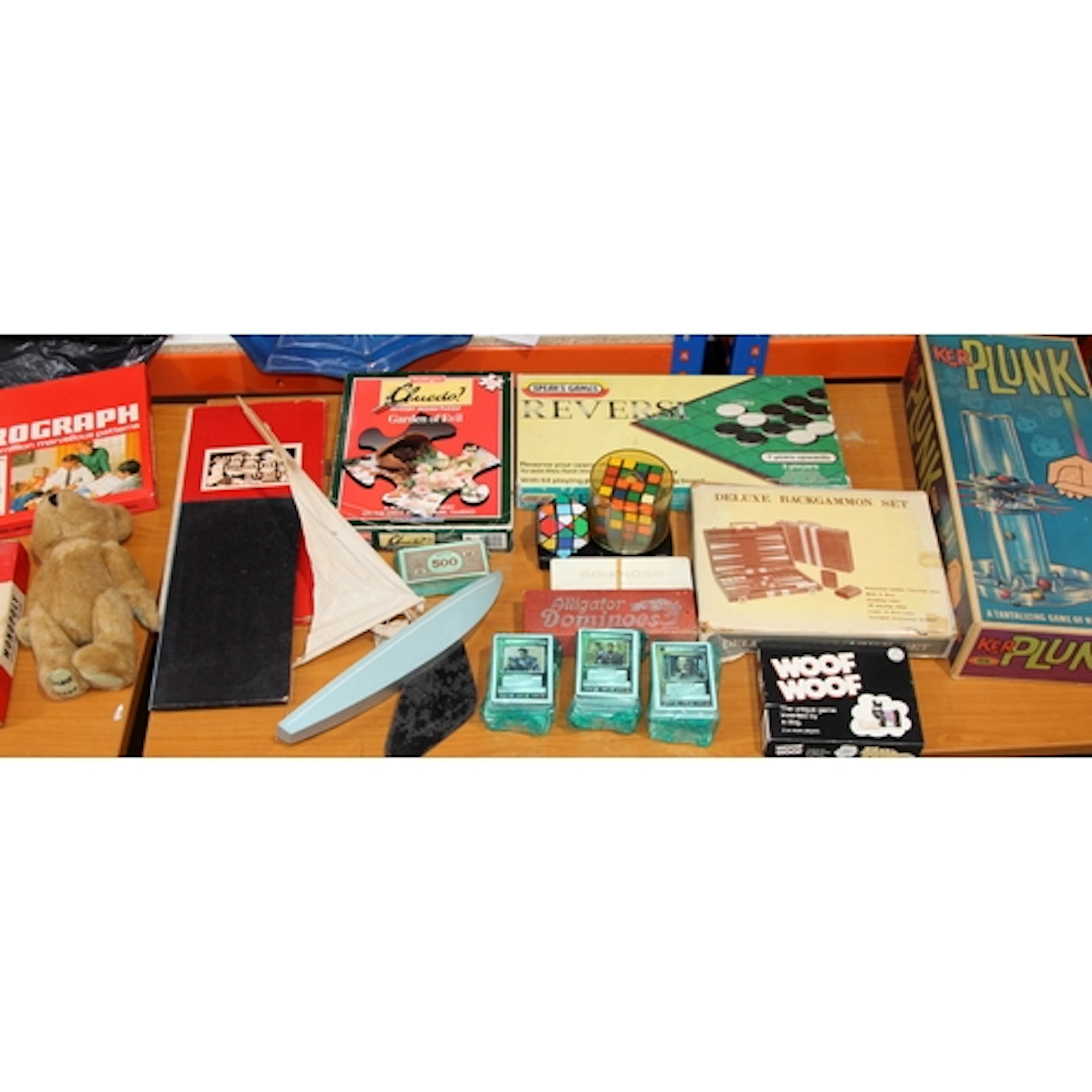 A collection of vintage toys to include cased 1981 Rubik's R...