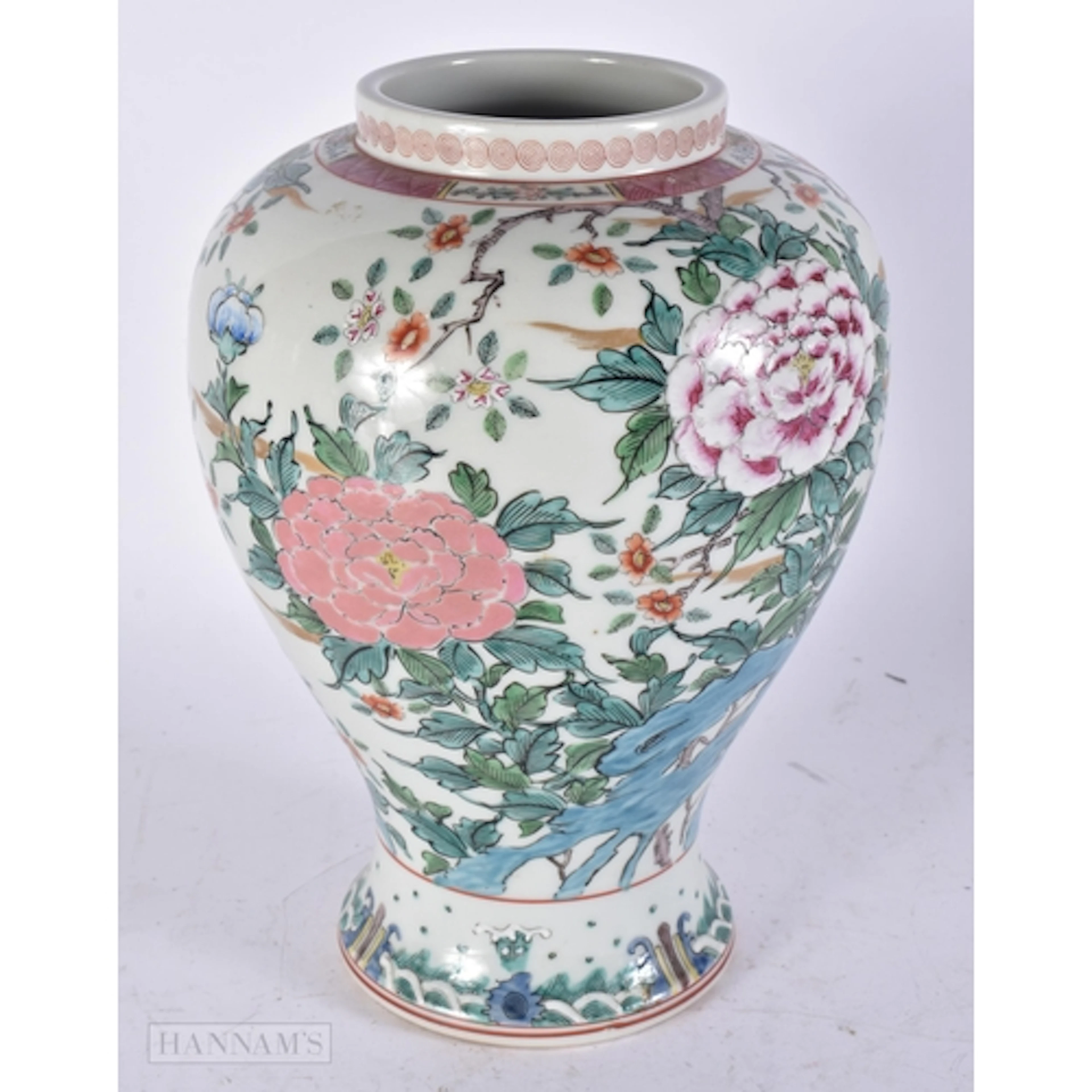 A 19TH CENTURY JAPANESE MEIJI PERIOD AO KUTANI PORCELAIN VAS...